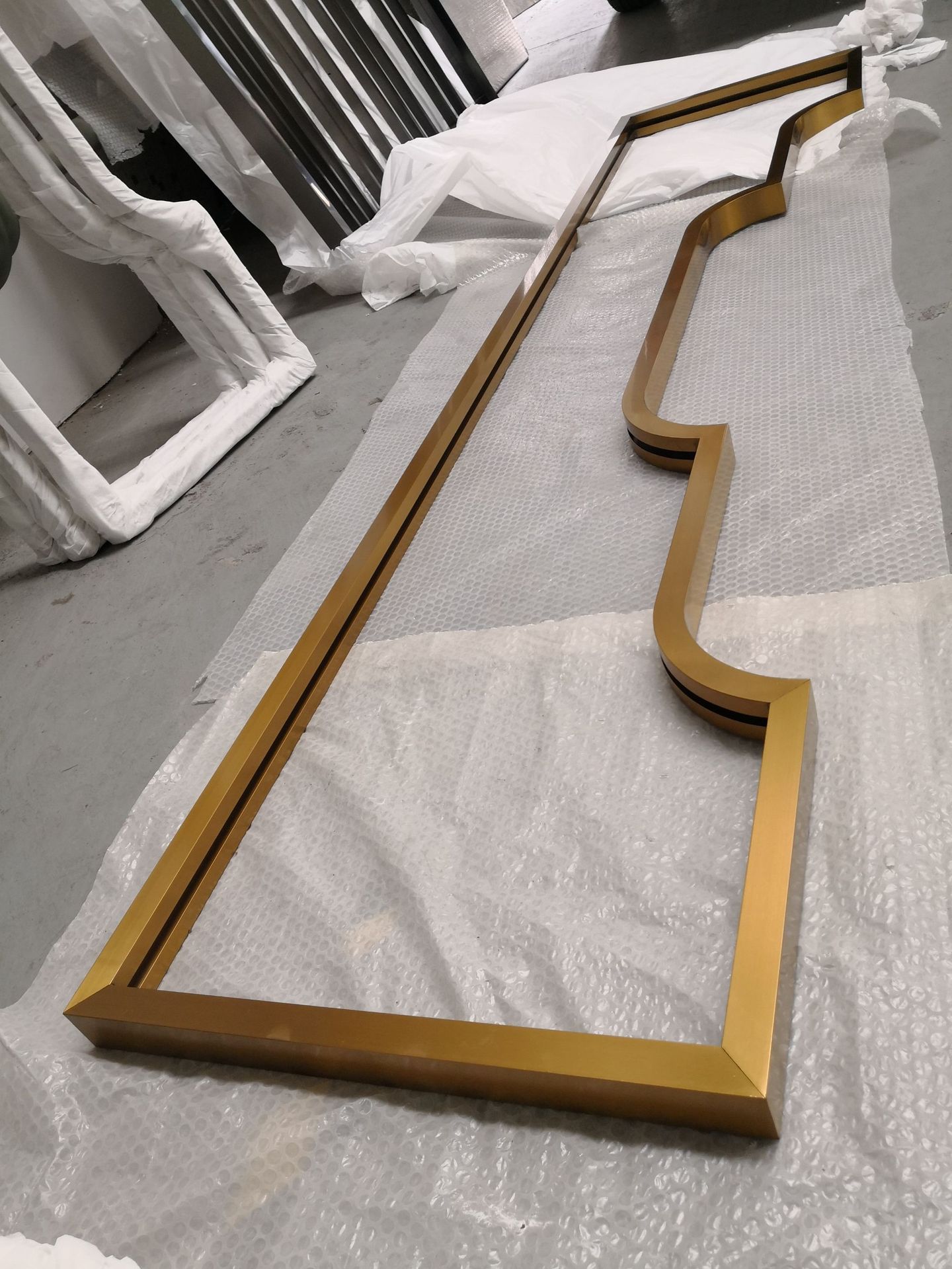 不锈钢边框_304拉丝不锈钢弧形边框 时尚不锈钢弧形玻璃 定制加工 - 