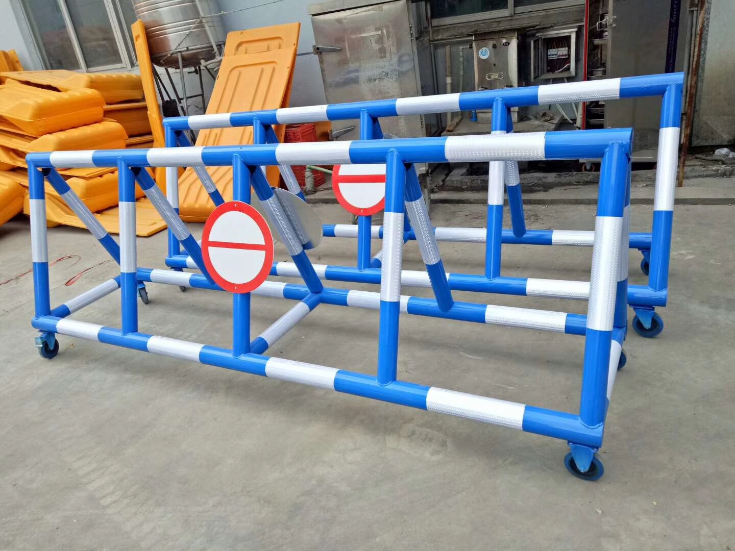 拒马路障移动挡车护栏路障防冲撞护栏厂家