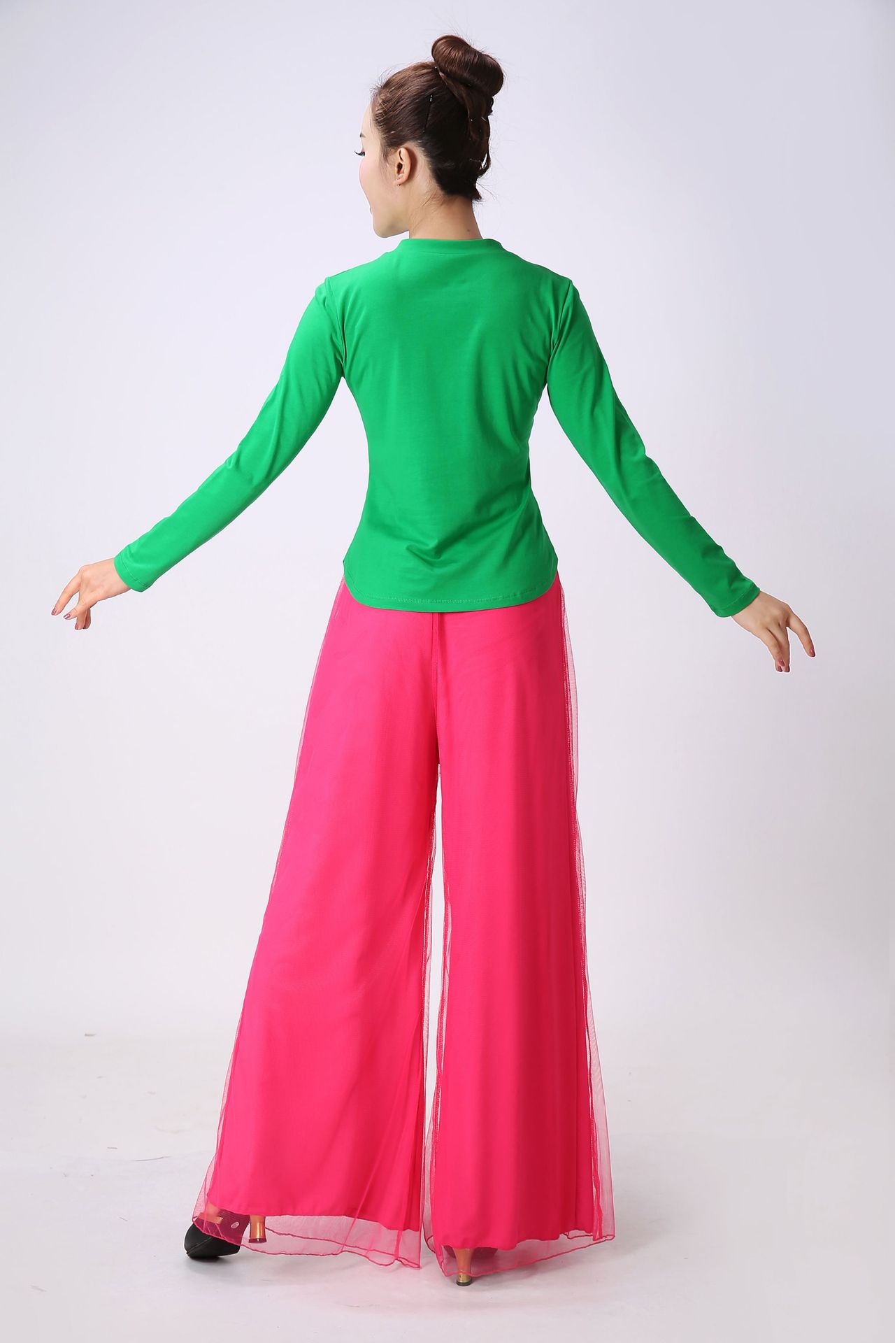 厂家直销中老年 广场舞表演服装 跳舞服装 常规袖练功服装拉丁服