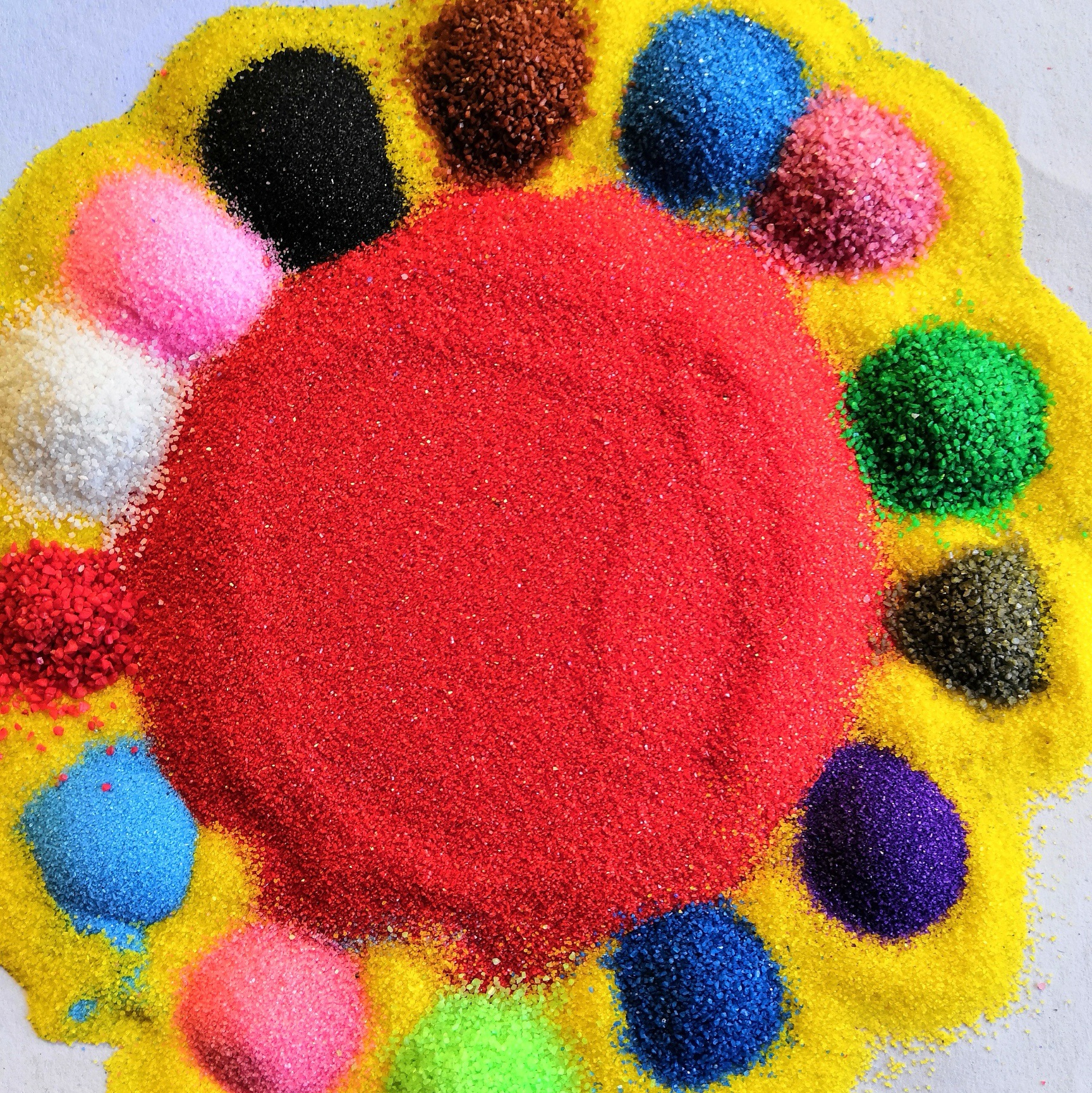 厂家生产真石漆彩石 高温烧结沙画沙 透水路面鹅卵石 装饰彩砂