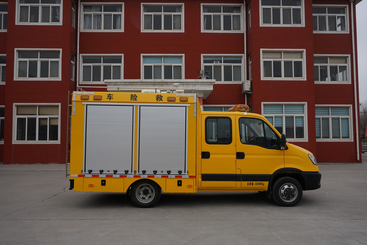 应急发电照明抢修车 依维柯欧胜工程抢险车 应急抢险救援车