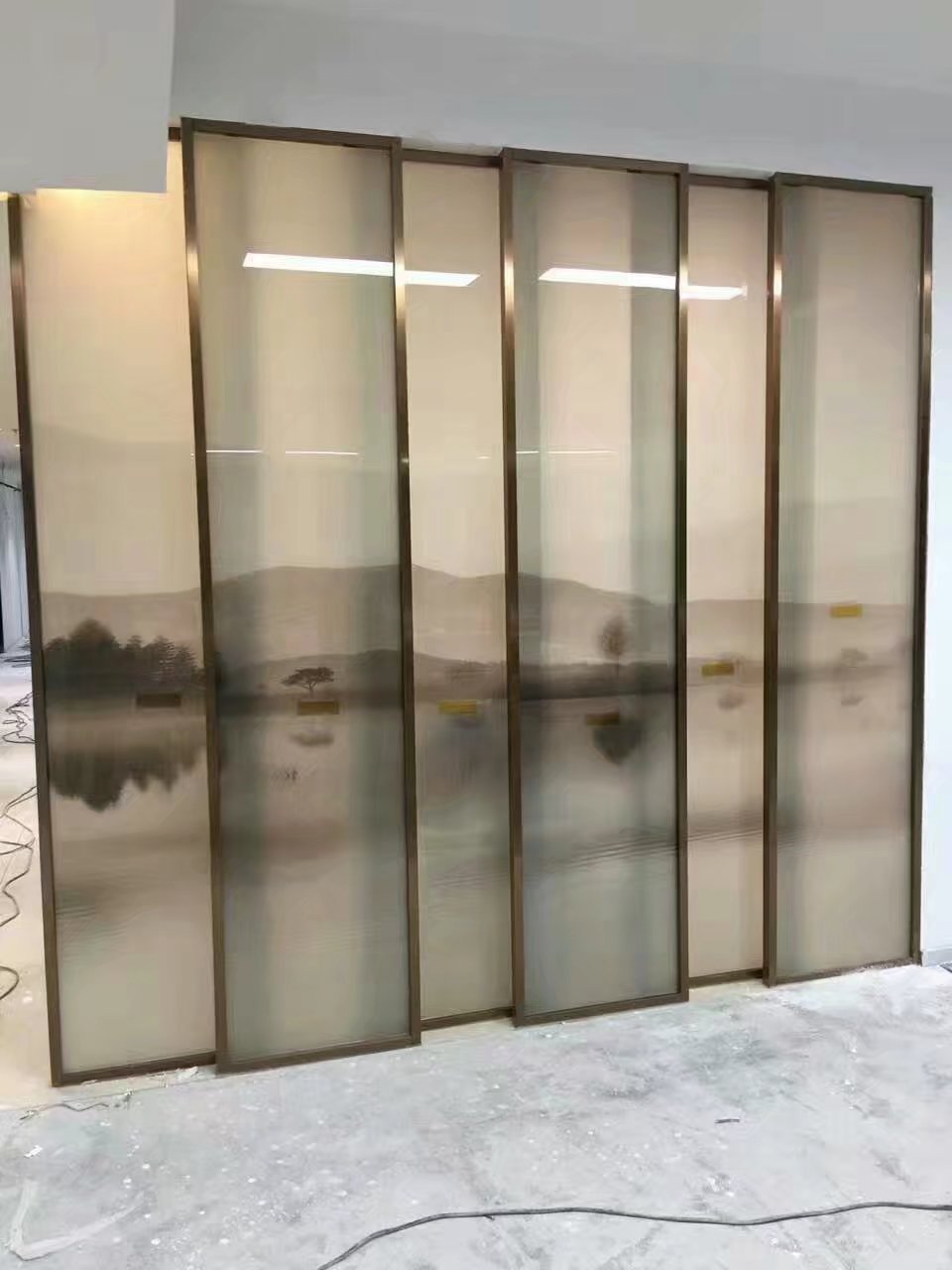 定制水墨画庭院玻璃屏风艺术透明夹绢夹丝材料玻璃山水画图案定制