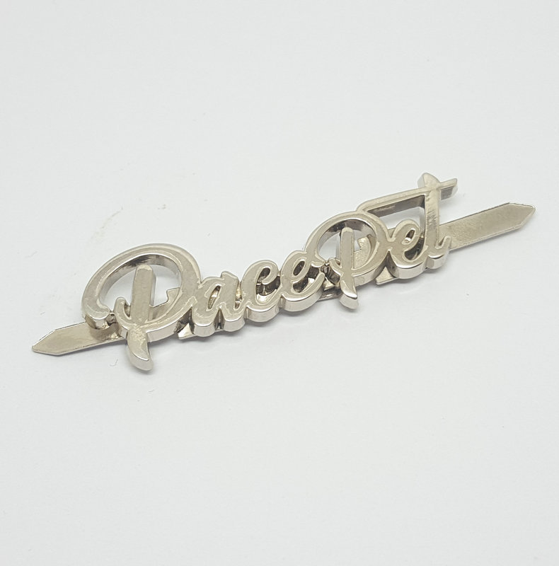 Yiwu Factory Direct Sales Die Casting Zinc Alloy Label Stitching Pin Luggage Clothing Nameplate Can Be Customized