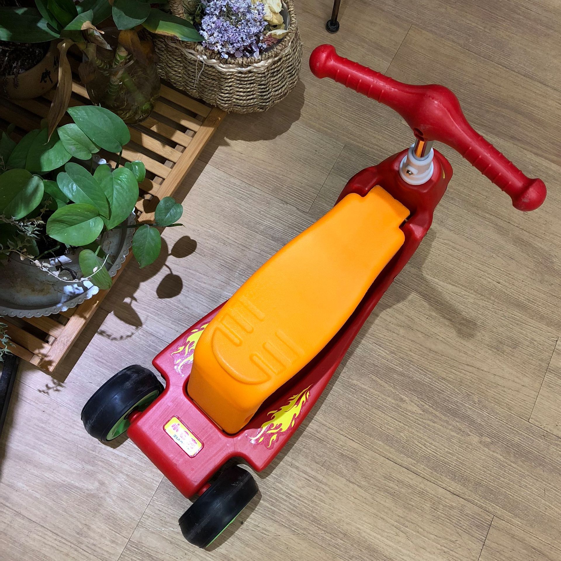 儿童滑板车3轮踏板车宝宝可坐儿童滑行车适合1-5岁儿童玩具童车