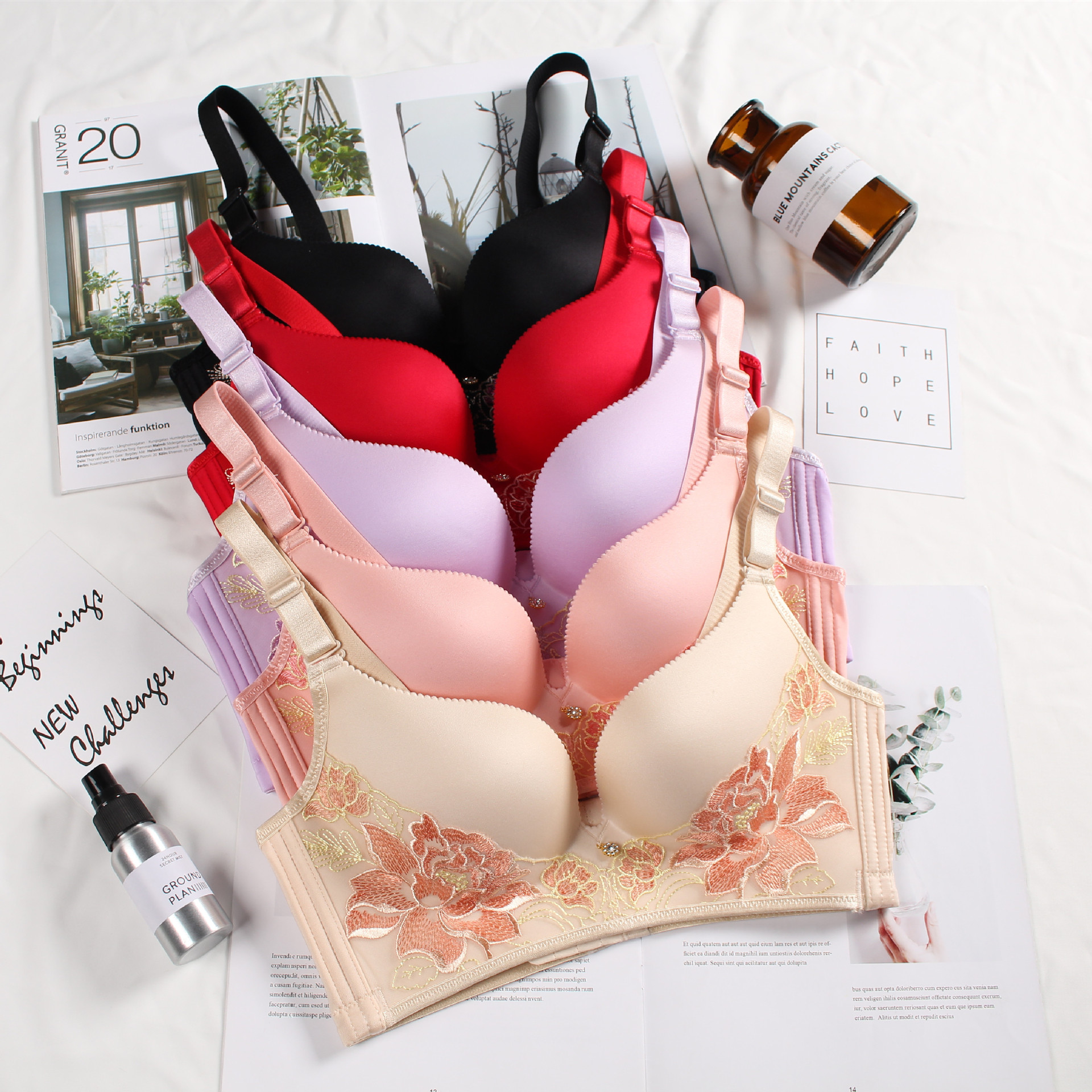 新品无钢圈刺绣女士文胸套装性感聚拢调整型无痕内衣套装厂家直销