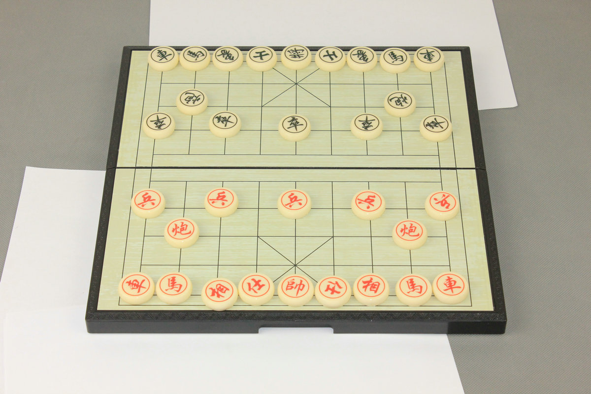 便携式学生培训中号折叠盘磁性中国象棋桌面益智游戏