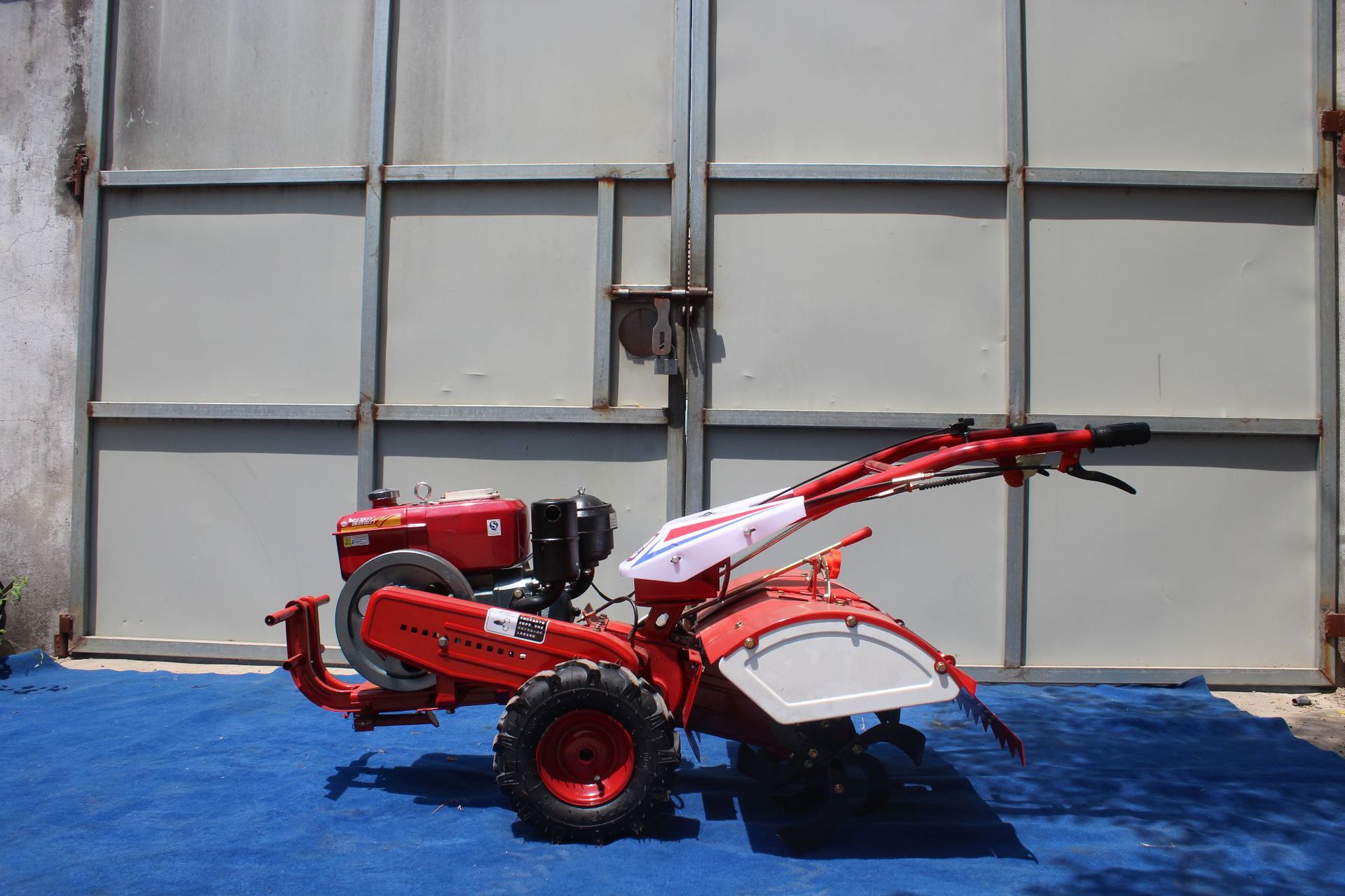 农田果园微型开沟机定制四驱后旋二代微耕机柴油水冷厂家直销