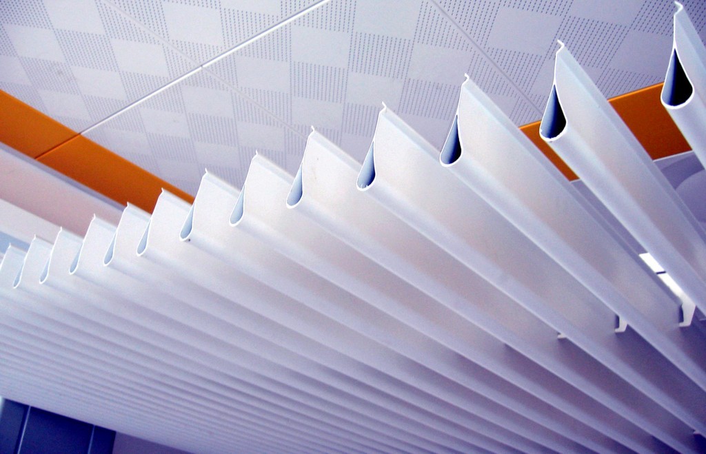 铝合金滴水挂片 商场吊顶造型7字挂片 木纹滴水铝挂片天花吊顶