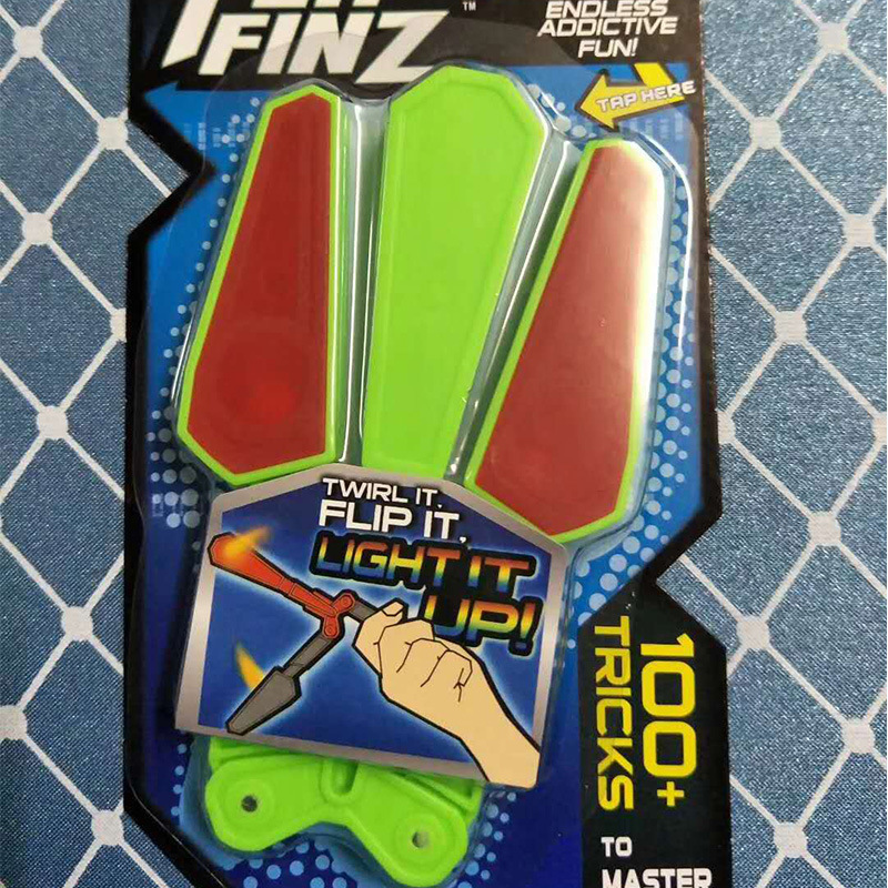 现货flip finz翻转蝴蝶刀发光减压蝴蝶刀 陀螺旋转甩刀减压玩具
