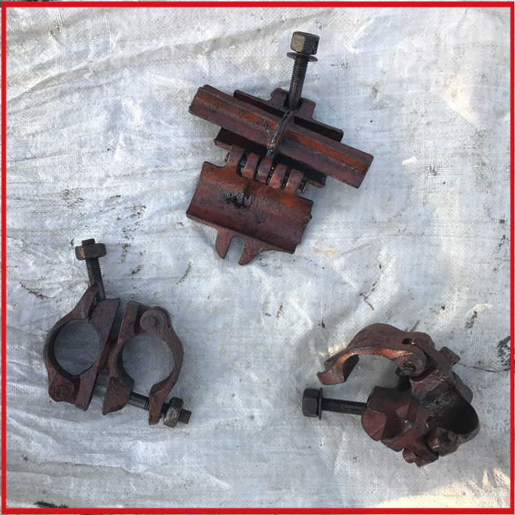 厂家可供应旧玛钢扣件旧钢管扣件低价出售 价格合理 大量库存批发