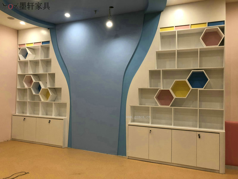 幼儿园展示柜 早教中心 儿童柜  前台背景柜 彩色展示柜  烤漆柜