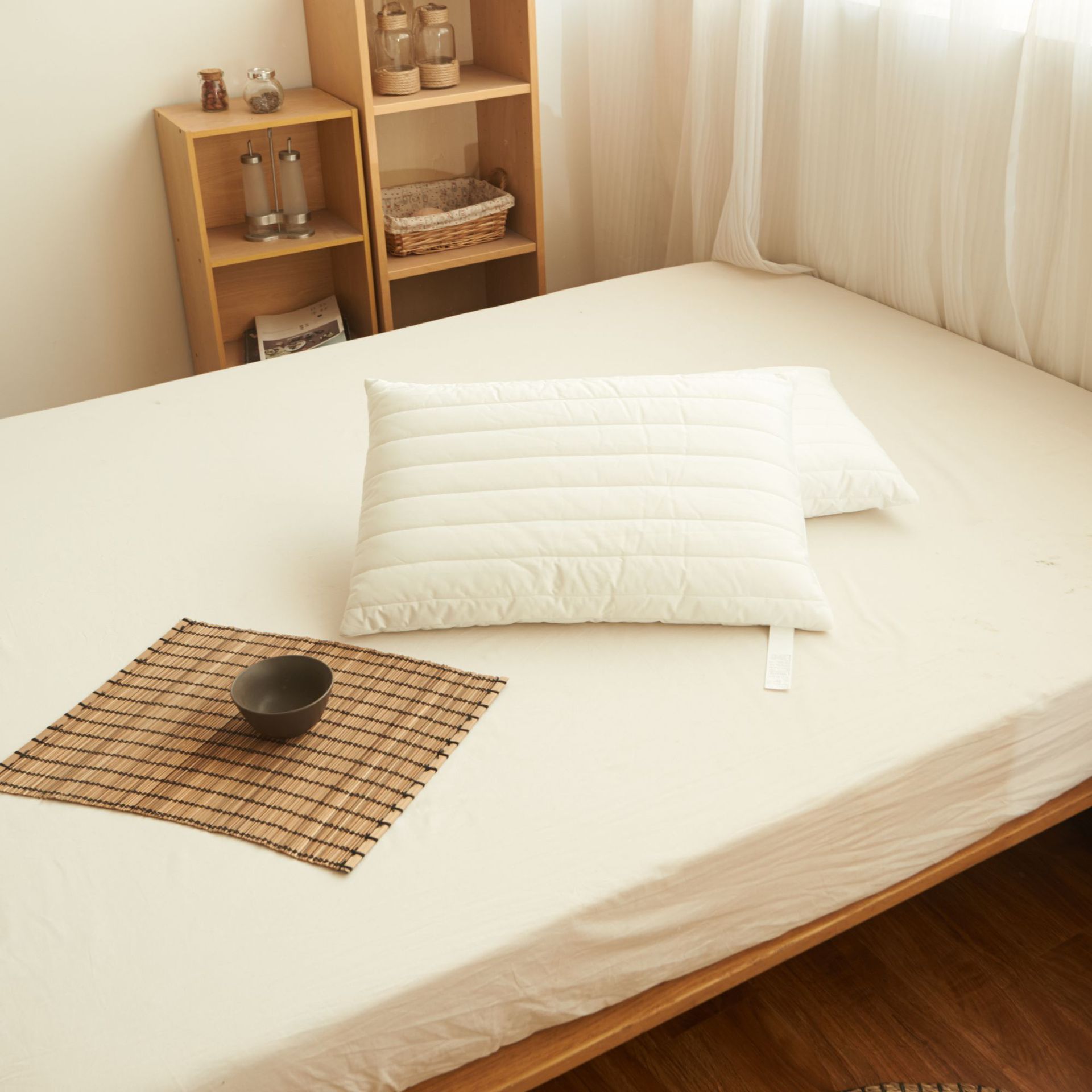 无印聚氨酯泡沫低慢反弹绗缝枕良品枕芯枕头枕芯