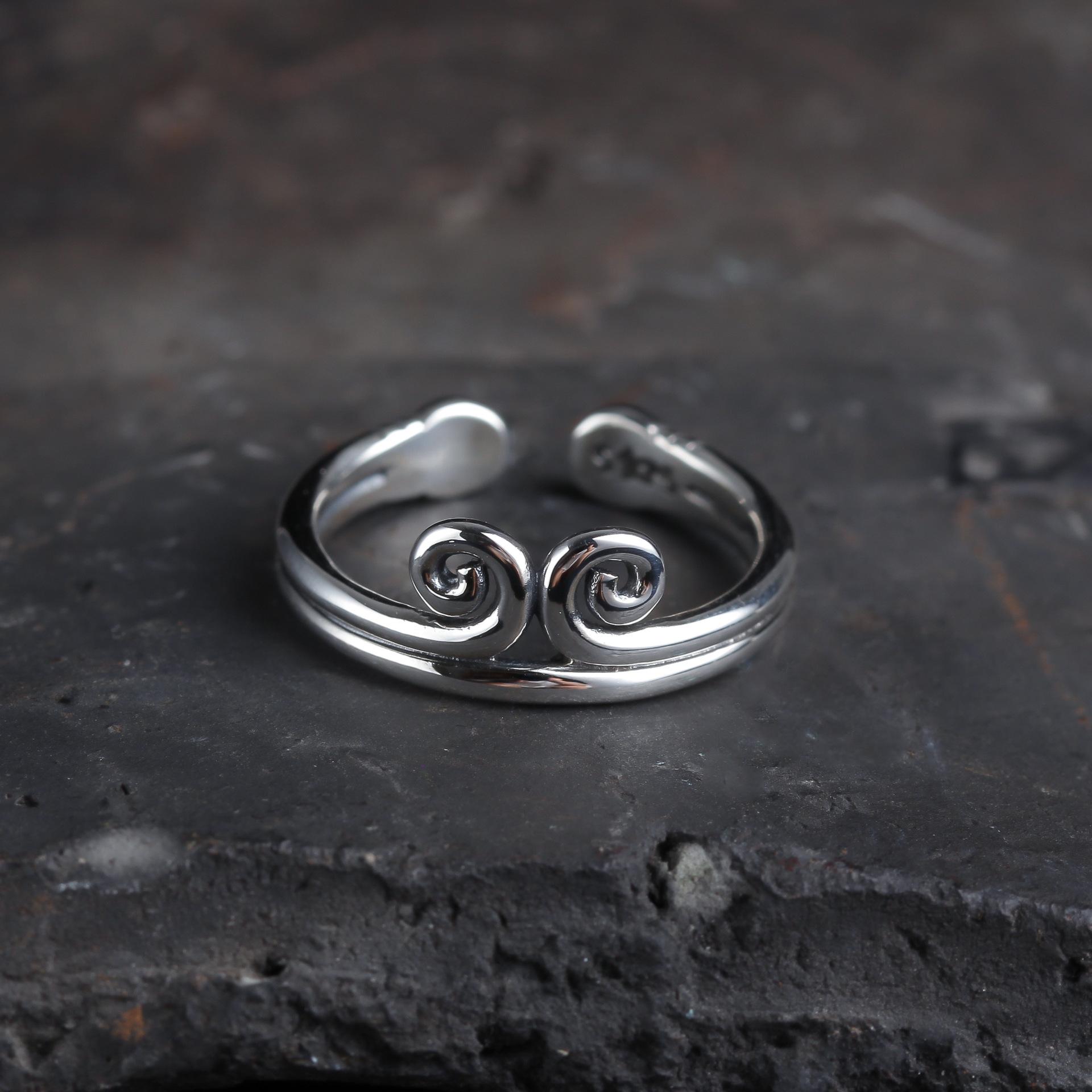 批发s925银戒指女日韩风气质简约紧箍咒戒指个性小巧开口指环女01