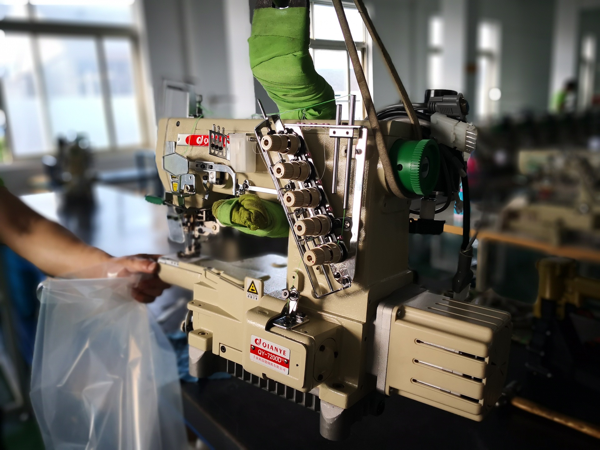 720细嘴三针五线绷缝机 横筒式787冚车 小嘴电脑自动剪线绷缝机