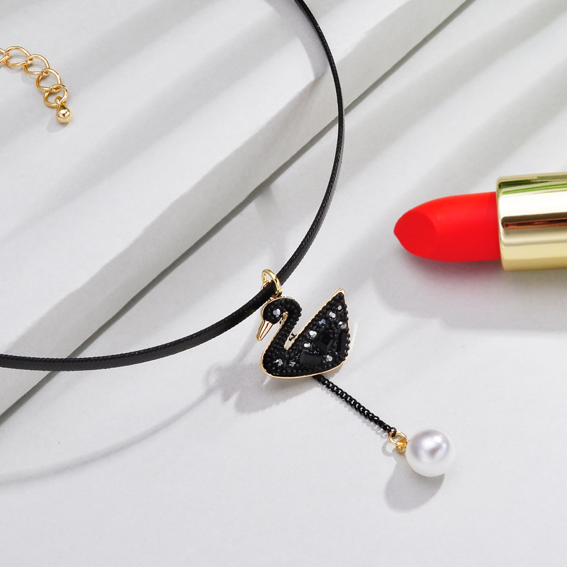 欧美皮绳项链女 个性小天鹅锁骨链珍珠配饰短款 时尚百搭项圈饰品