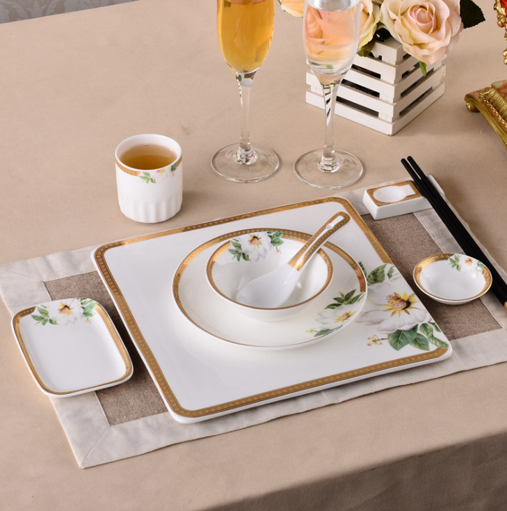 扇中式餐具图片