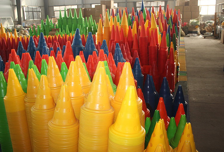 19英寸标志桶48厘米方路障碍桶雪糕筒带孔足球标志筒工厂直销定制