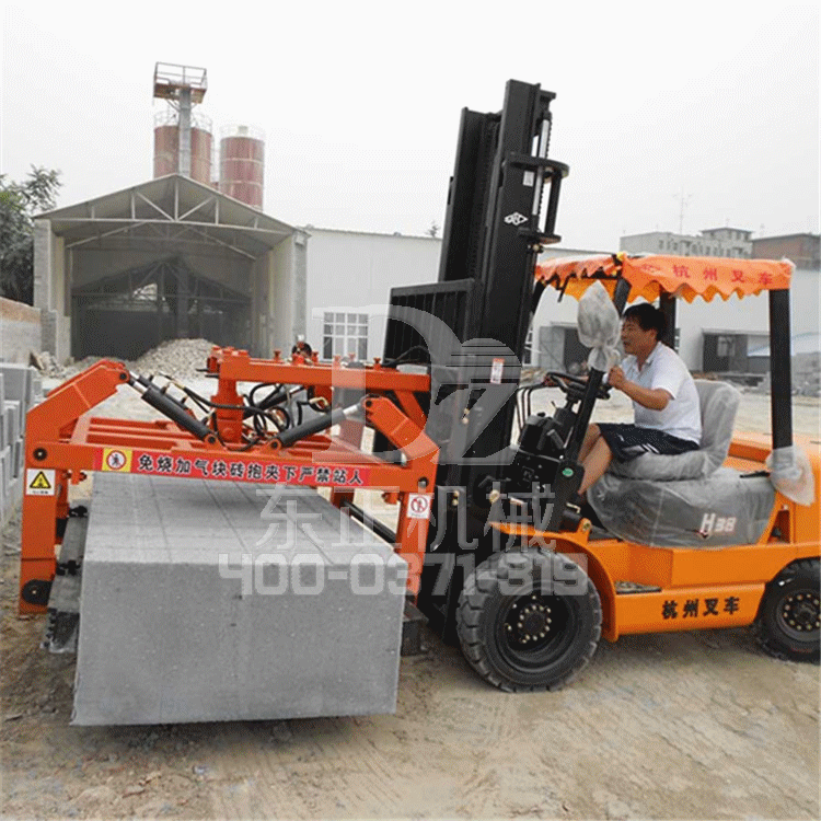 厂家供应 抱砖车 码砖机 夹砖机 免烧砖抱砖机 装砖机 卸砖机