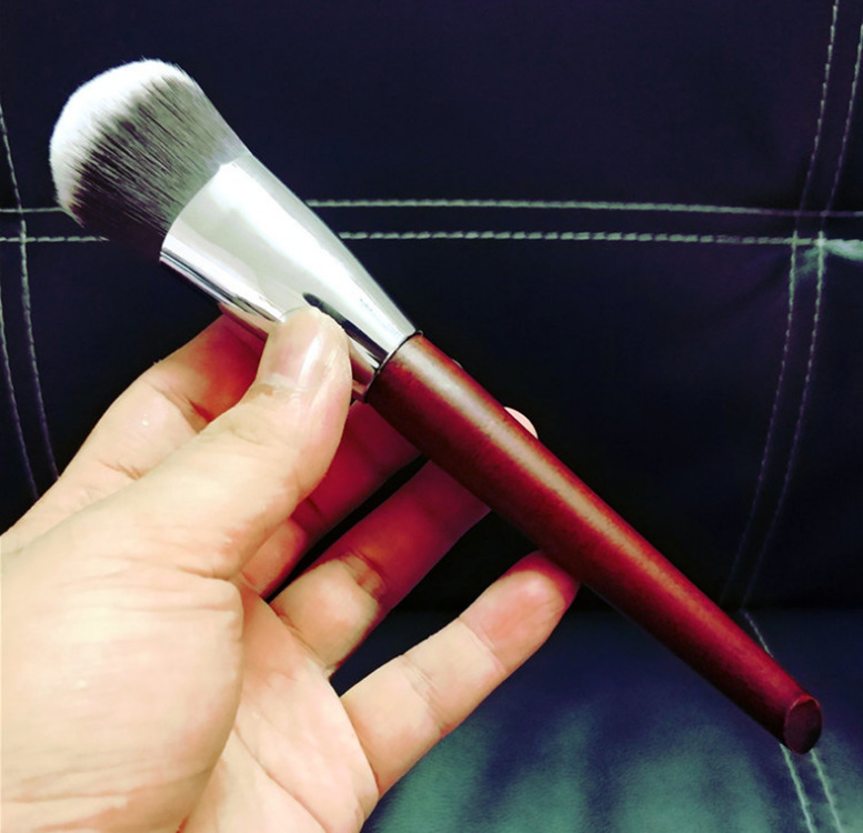 韩国扁头粉底刷bb霜刷不吃粉初学者大号仿红木手柄铜管化妆刷