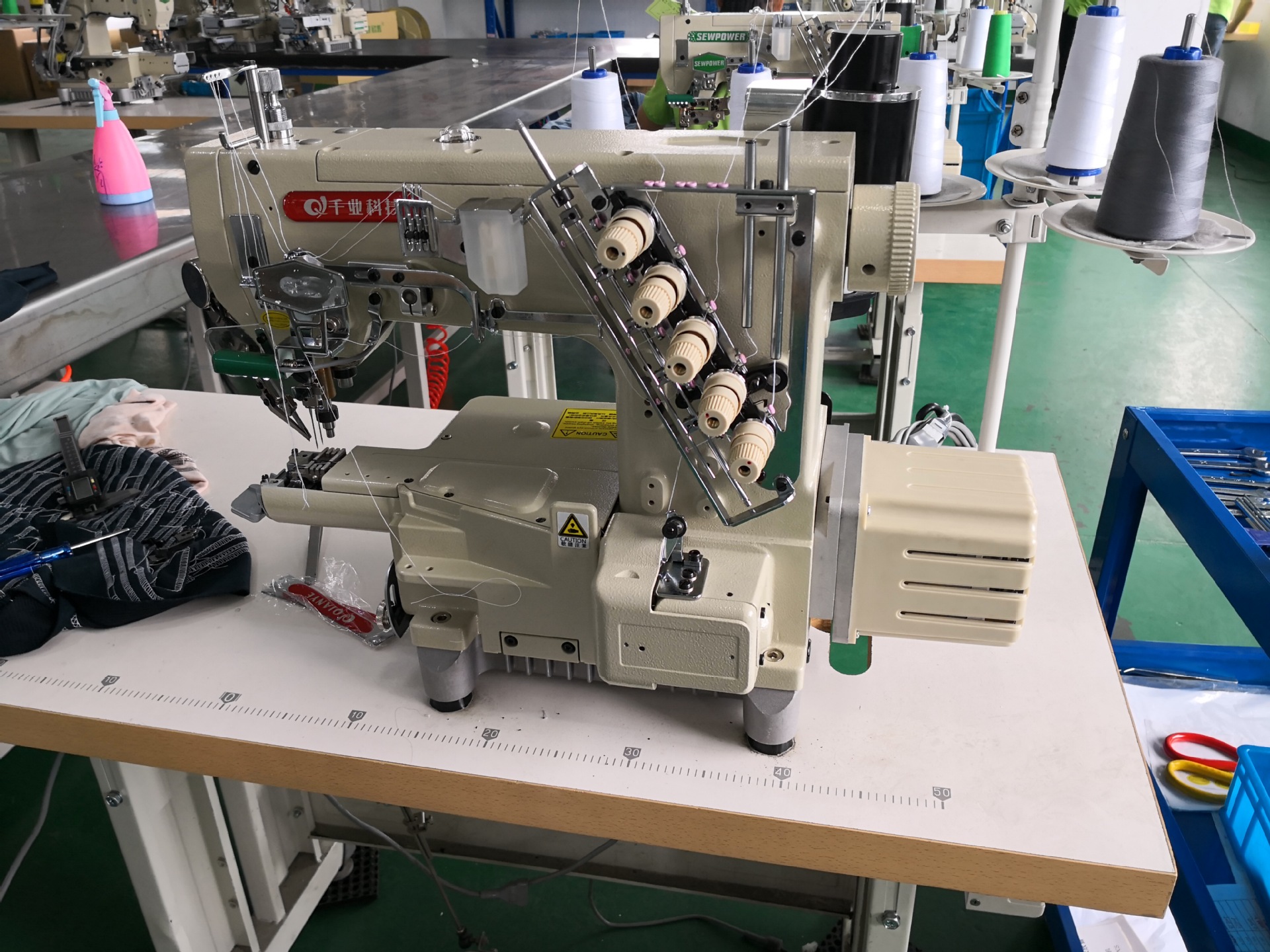 720细嘴三针五线绷缝机 横筒式787冚车 小嘴电脑自动剪线绷缝机