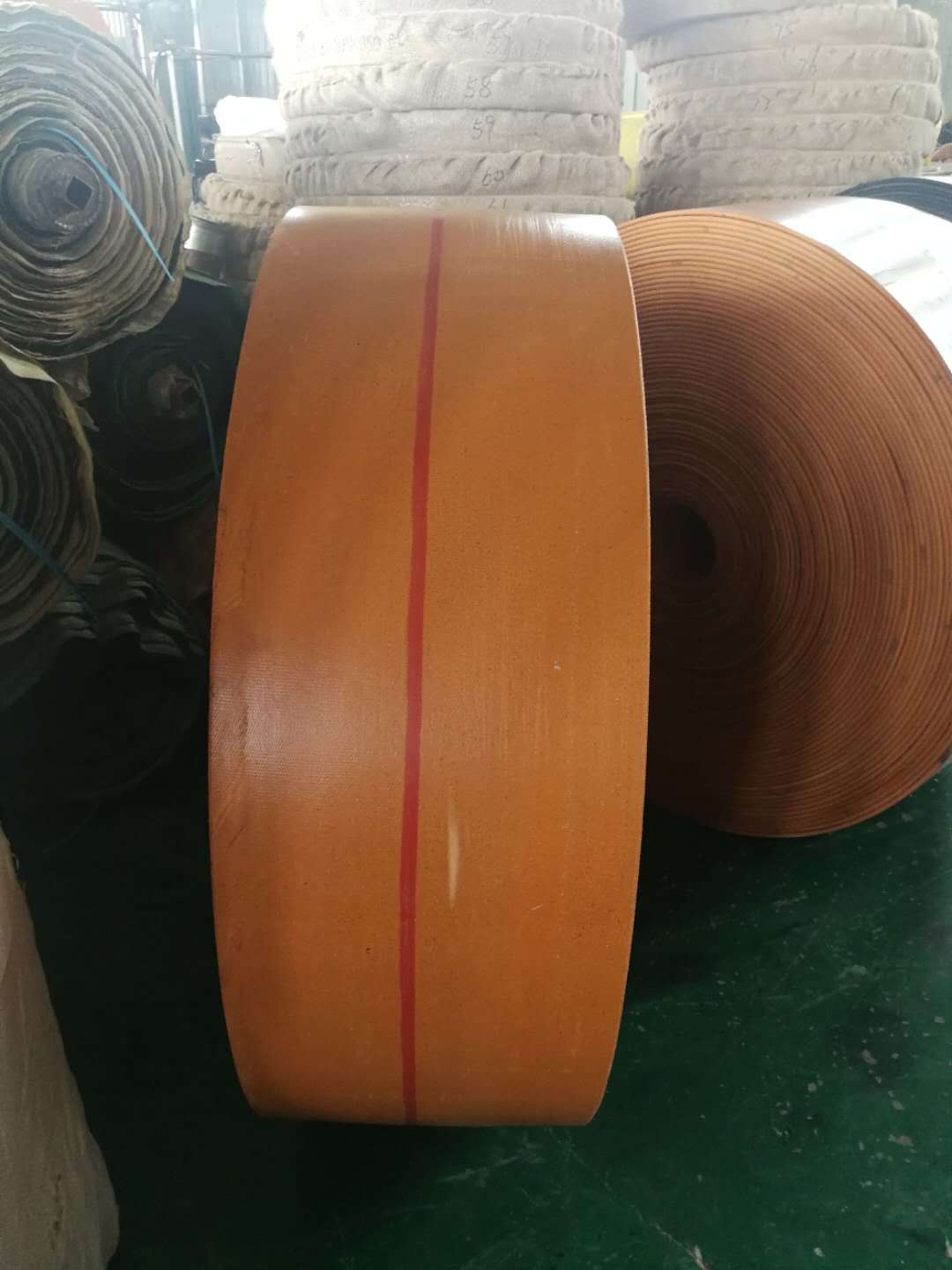 厂家直销 黄色帆布平胶带 橡胶传送提升带 工业输送带批发