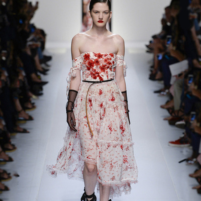 2018新款欧美时尚气质女装抹胸后背拼色绑带装饰印花露肩裙连衣裙