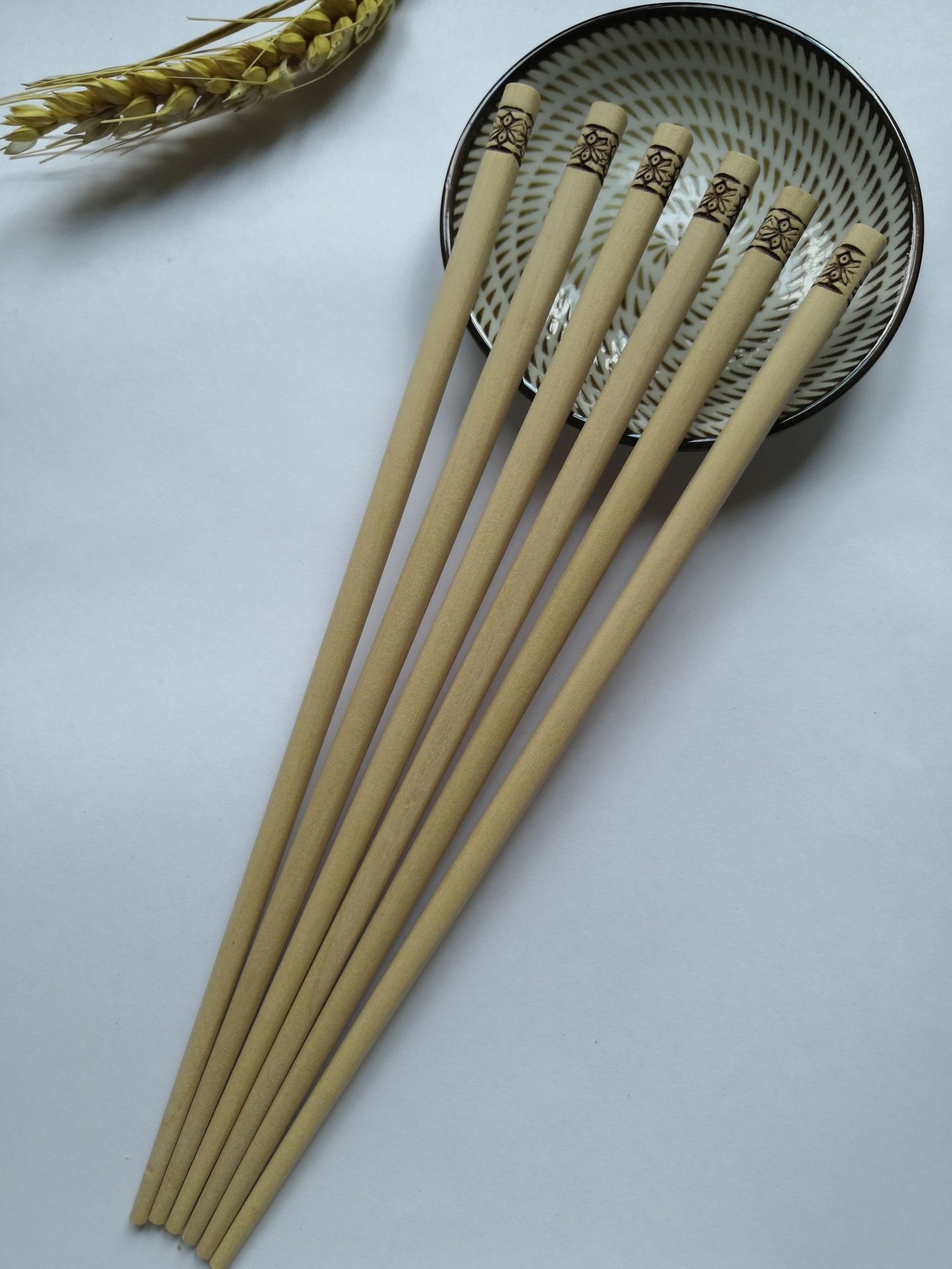 厂家直销白楠木中式家用天然无漆无腊家庭装雕花筷子不变形可定制