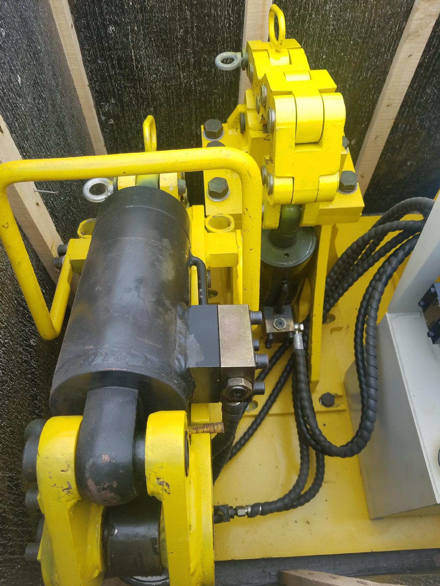 5-8寸全液压拆卸台设备自动拆卸冲击器