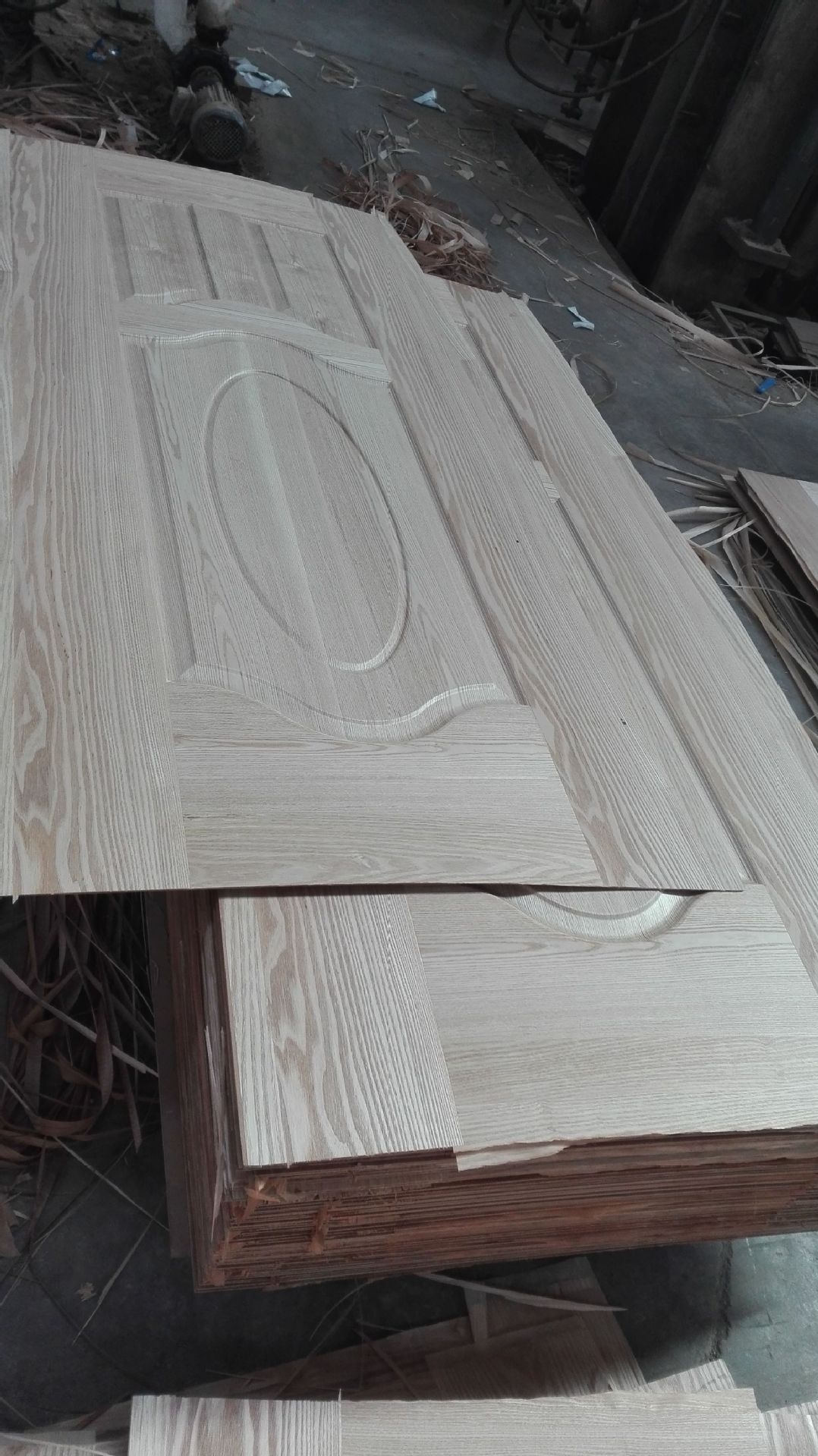 工厂直销临沂门板 临沂门皮 模压门板 模压门皮 三胺免漆门板