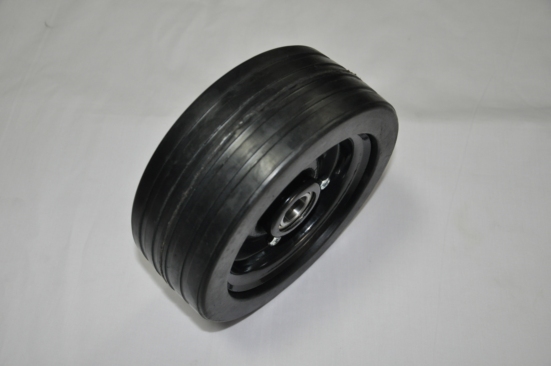 250x90橡胶实心轮 农机设备用轮子 高载重型轮子 胶粉实心轮