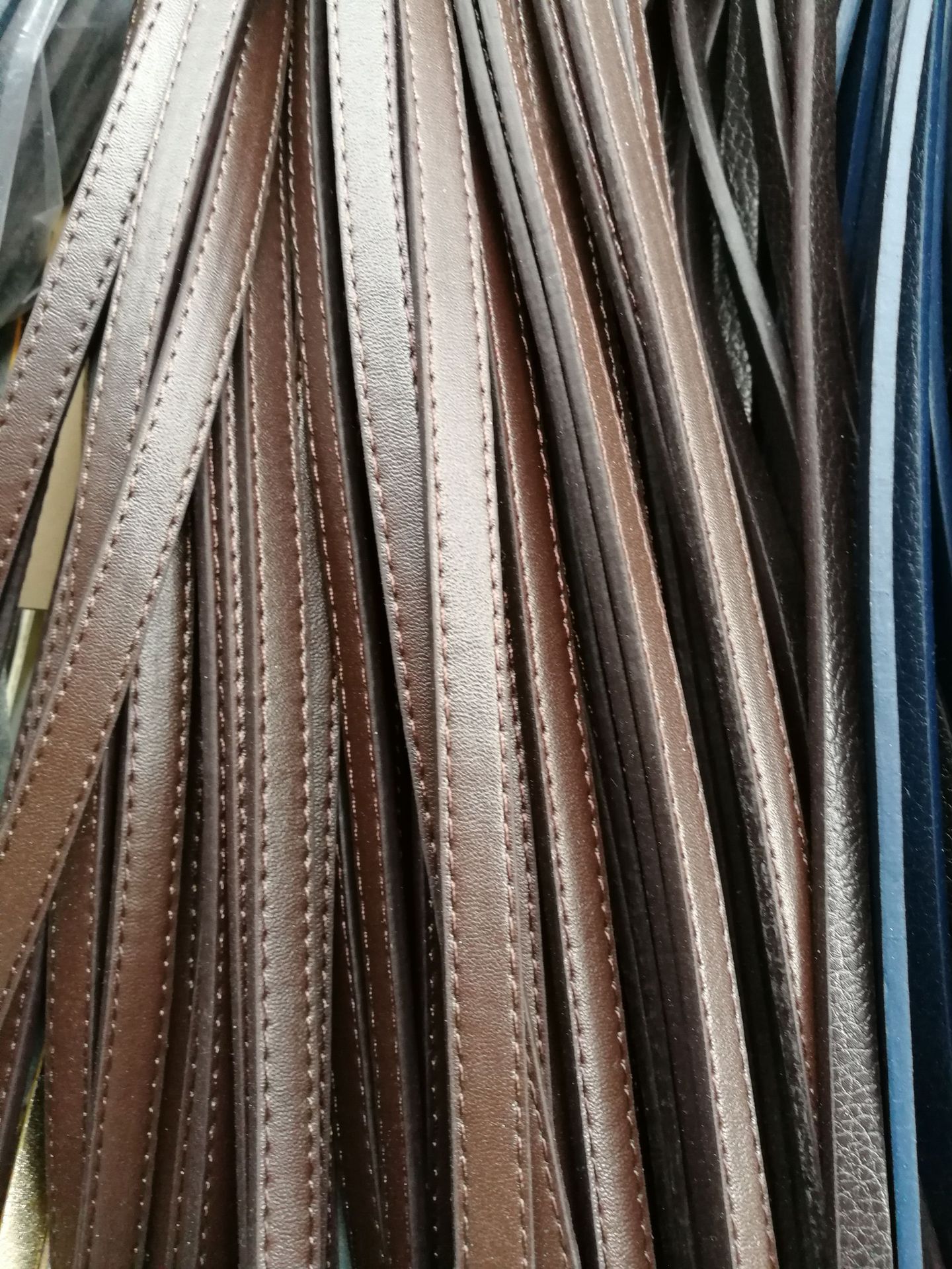 8成交375米工厂承接来料加工皮革 eva纸裁切材料车缝线皮革油