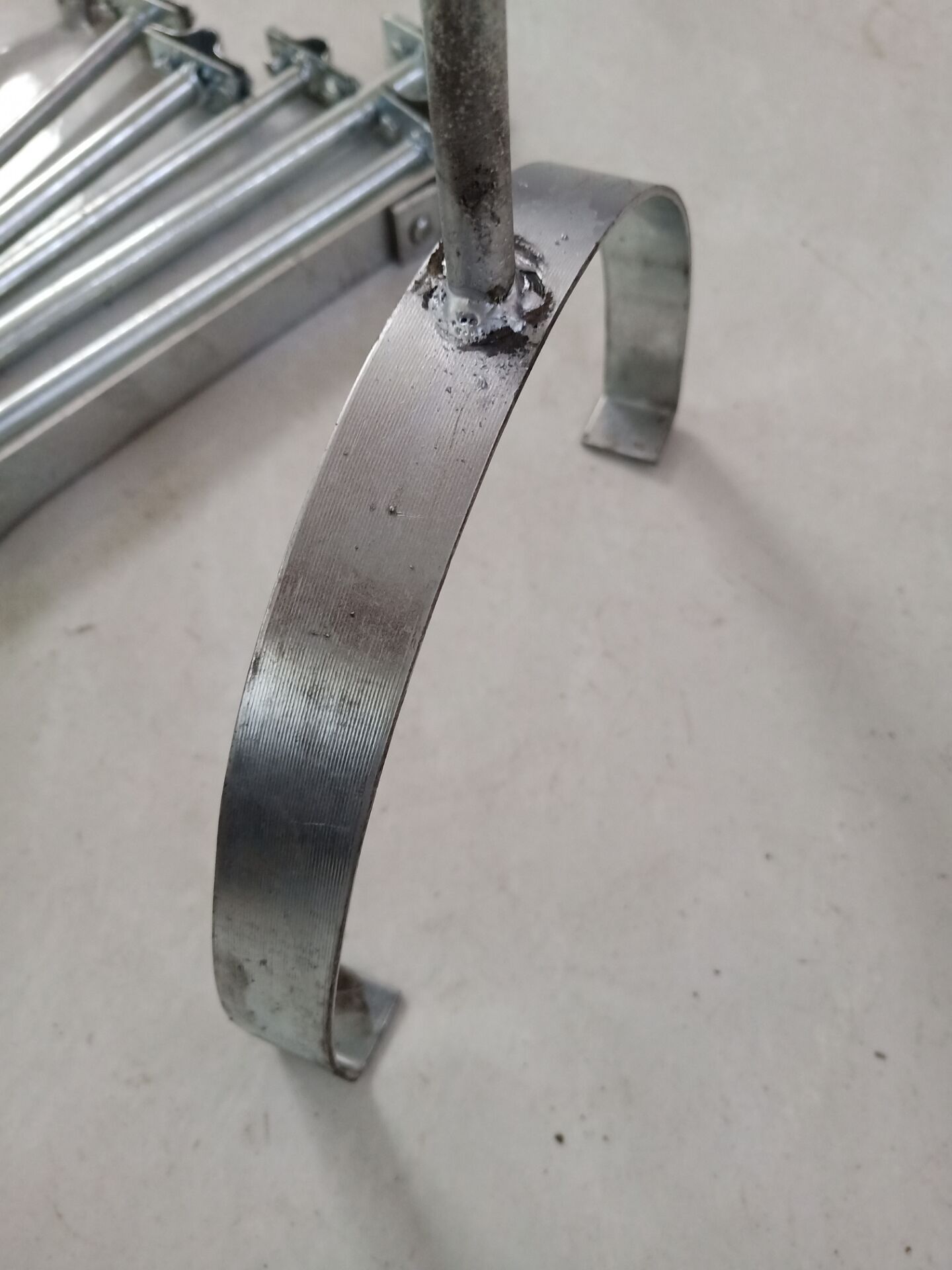 厂家供应脊瓦避雷线支架瓦片防雷卡避雷带支撑脊瓦卡可