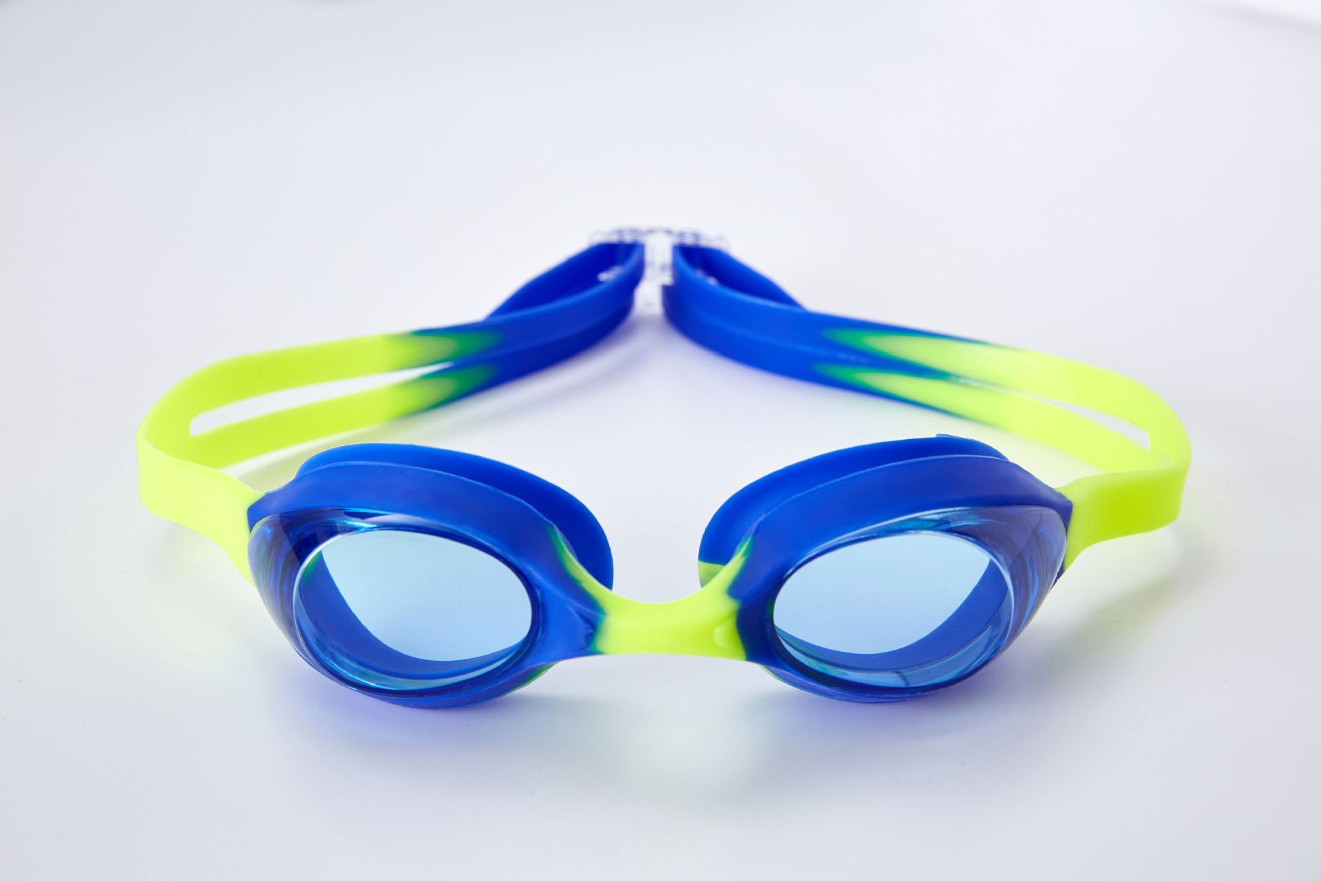 厂家热销高清游泳眼镜成人儿童男女通用防水游泳镜加水上乐园泳镜