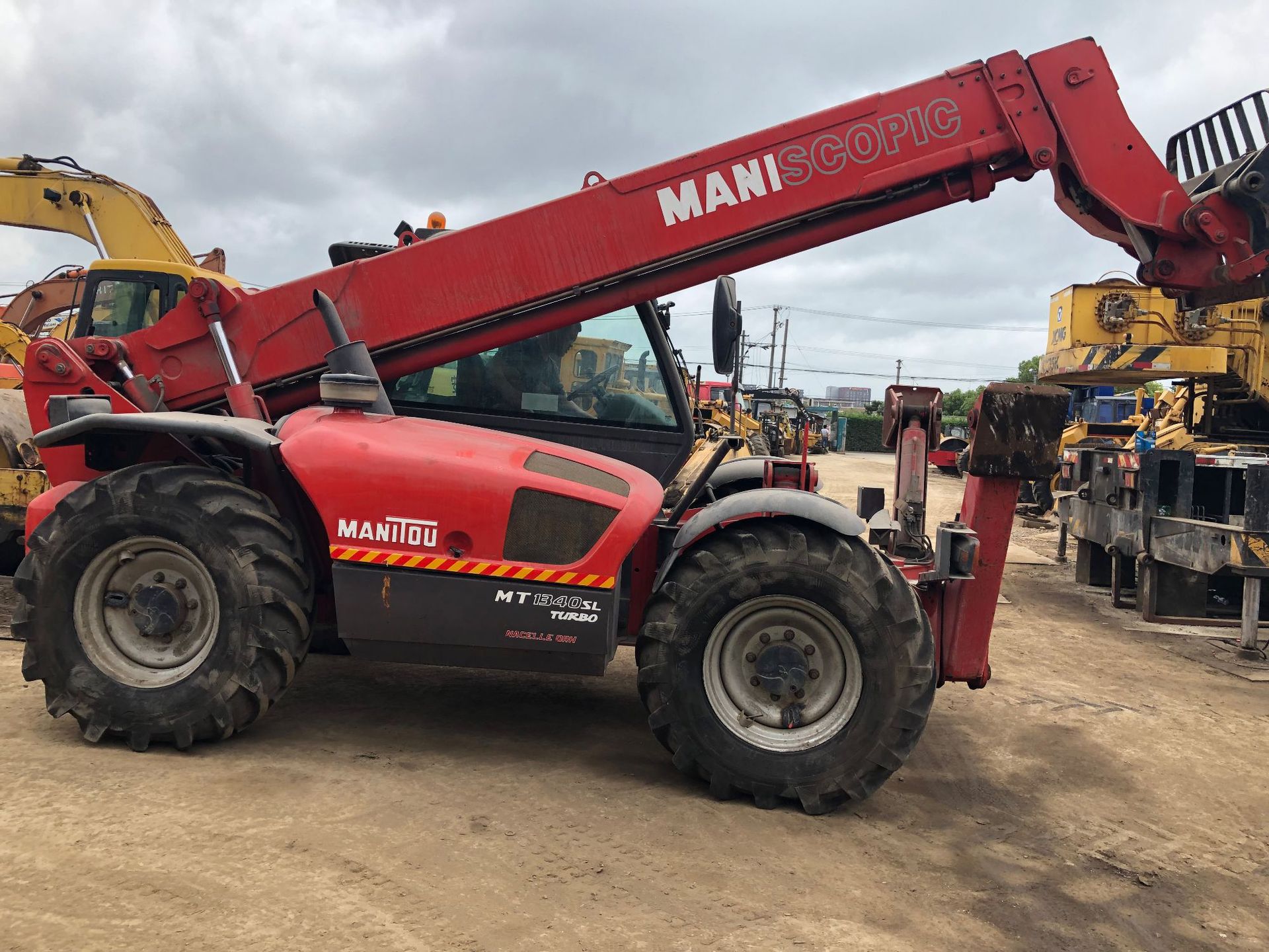 曼尼通mt1340sl伸缩臂叉车出售