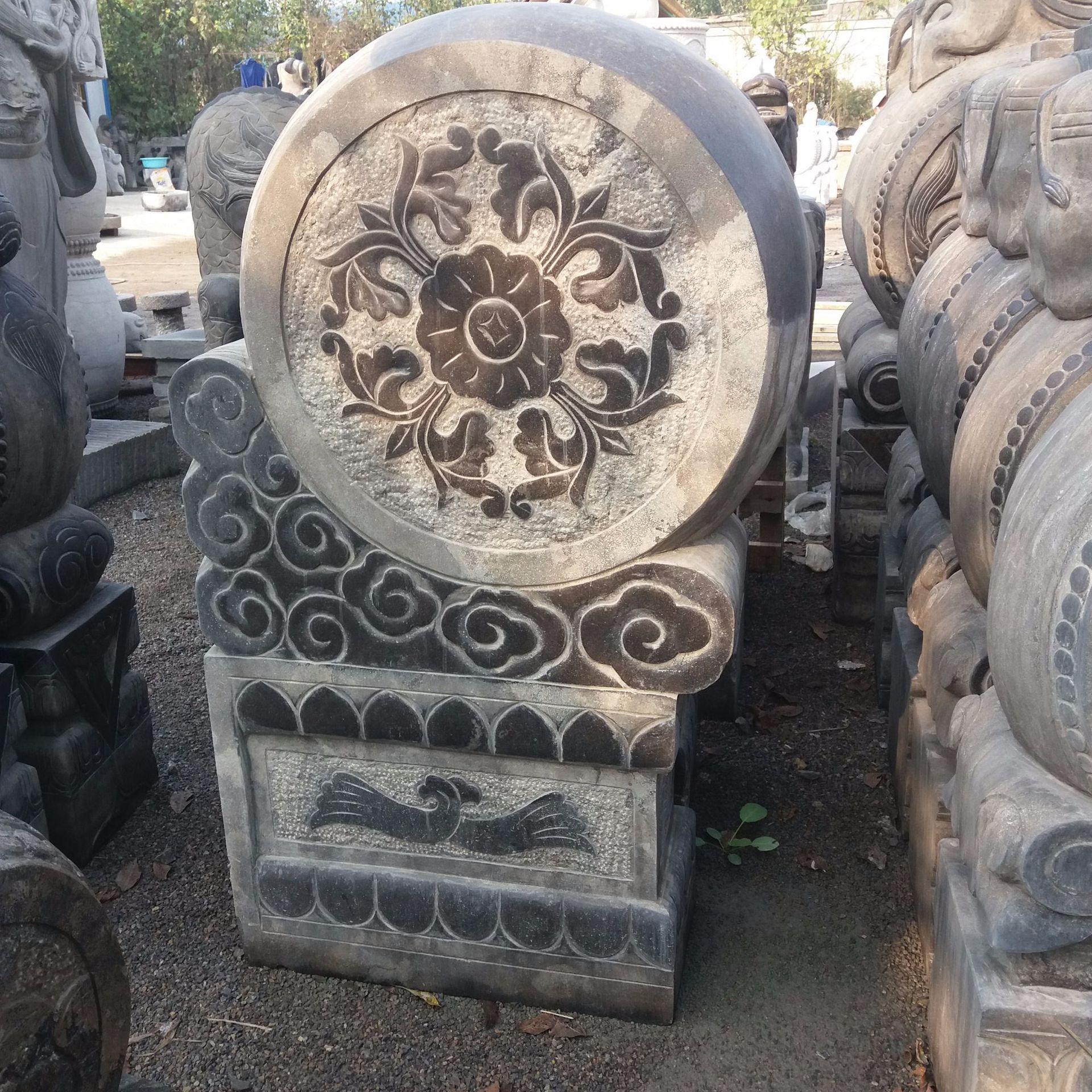 青石仿古高15米石狮子一对寺庙村口庭院大门口镇宅动物雕塑