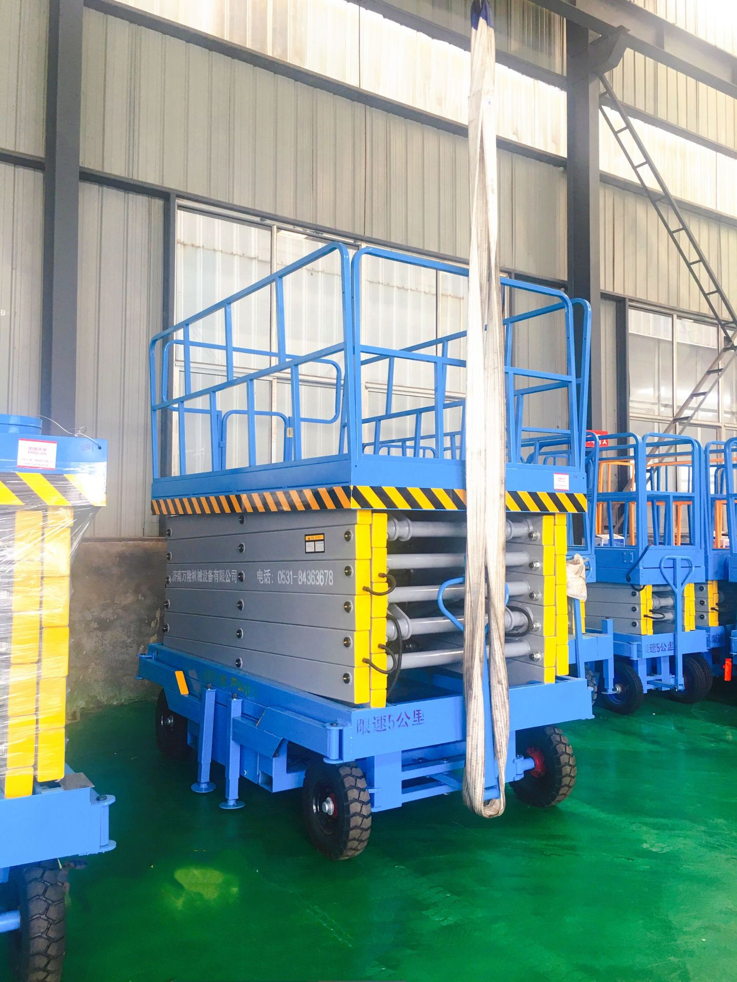 批发四轮移动式升降平台 移动液压升降平台 电动液压升降平台
