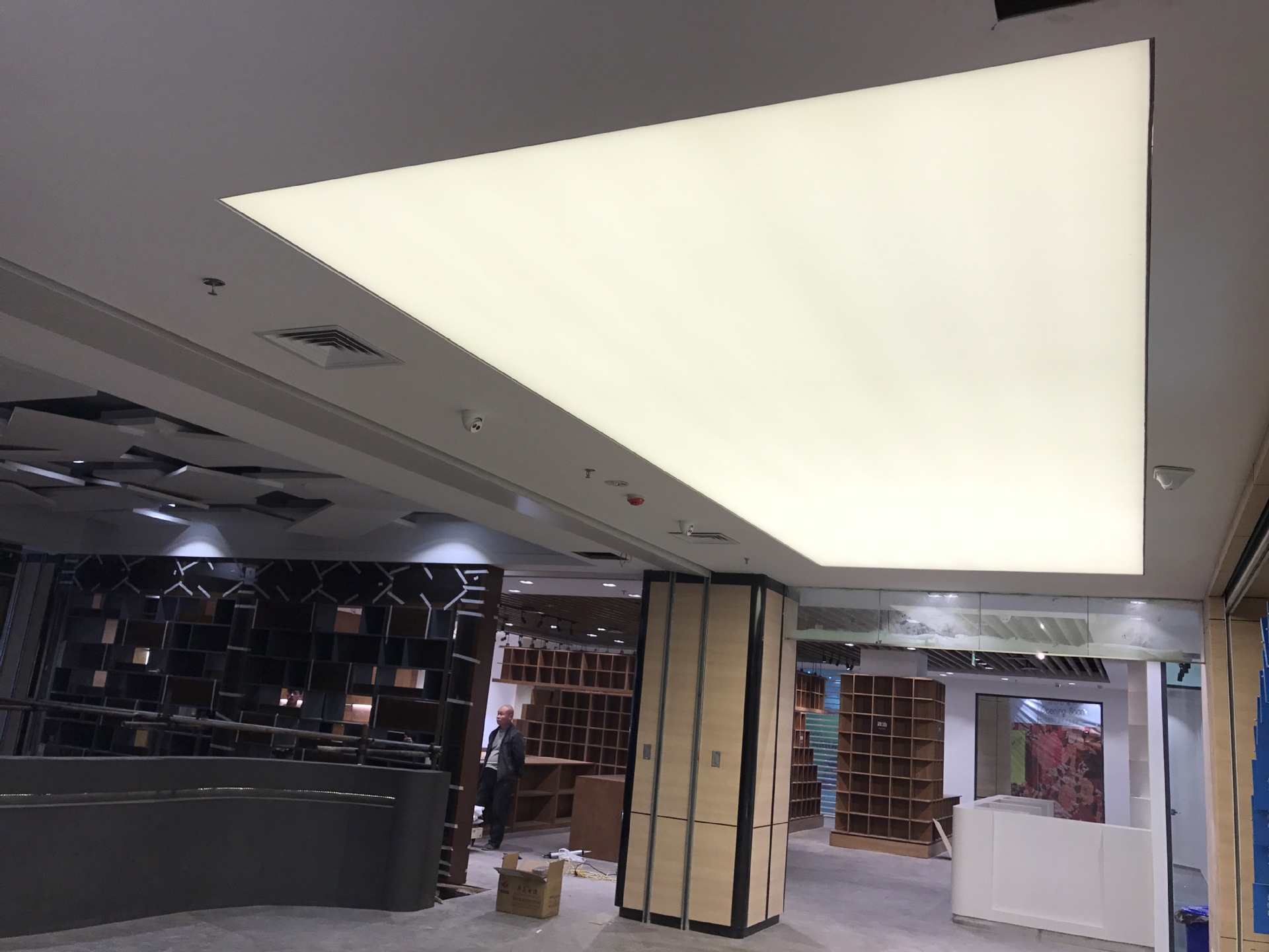 厂家直销白色透光膜开启式a级防火膜uv软膜卡布拉布灯箱软膜天花