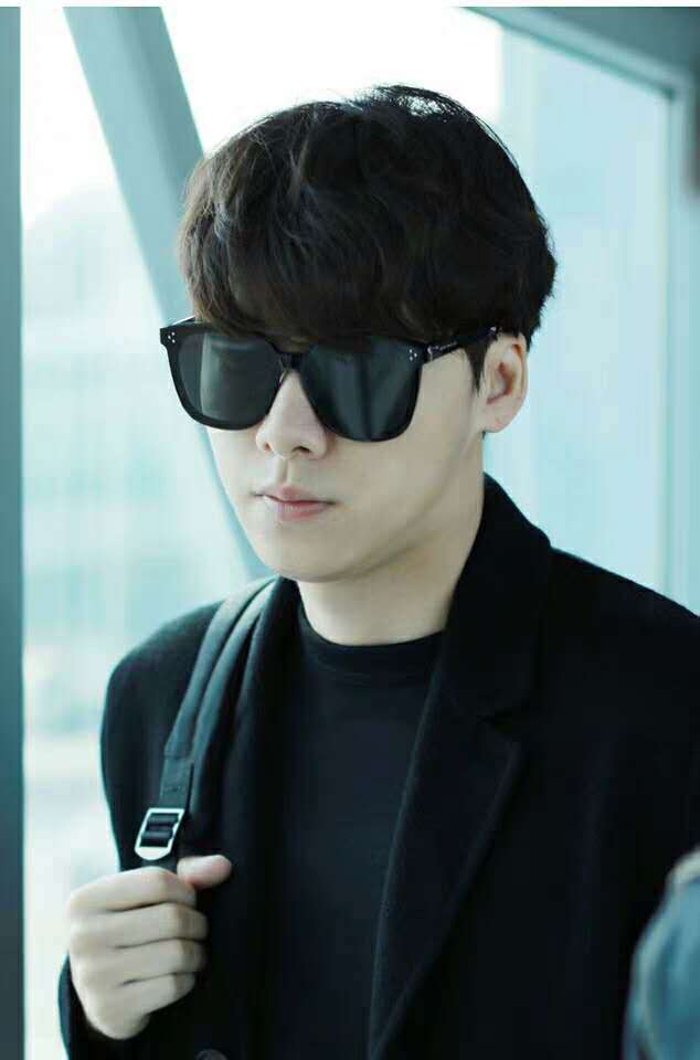 2019新款李易峰明星同款墨镜圆框v牌时尚胶架太阳镜偏光眼镜女