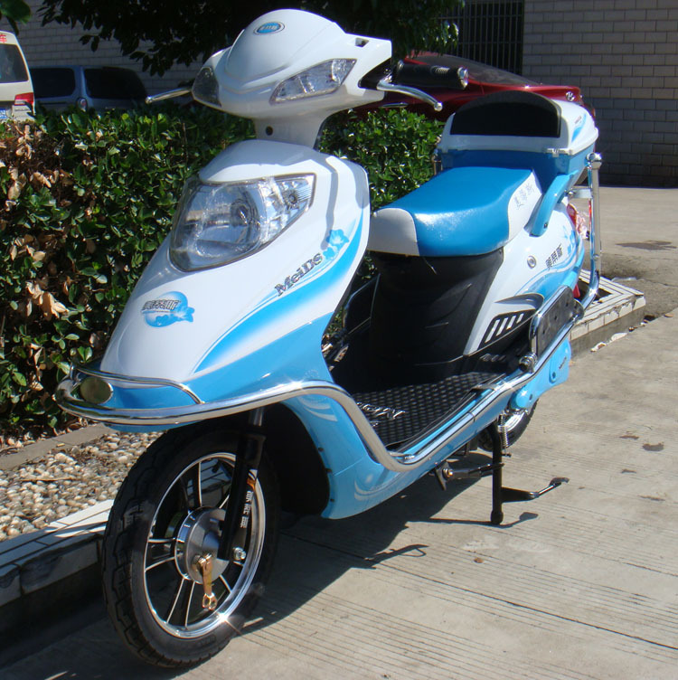 出口奔腾电动车男女成人电瓶车