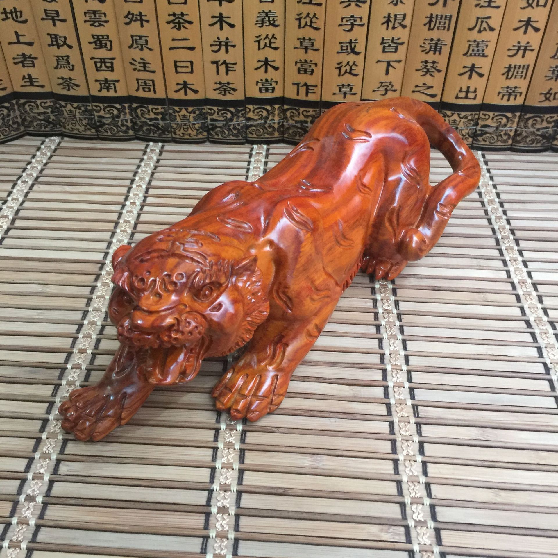 草花梨木雕老虎摆件实木虎十二生肖虎动物摆件家居装红木工艺品