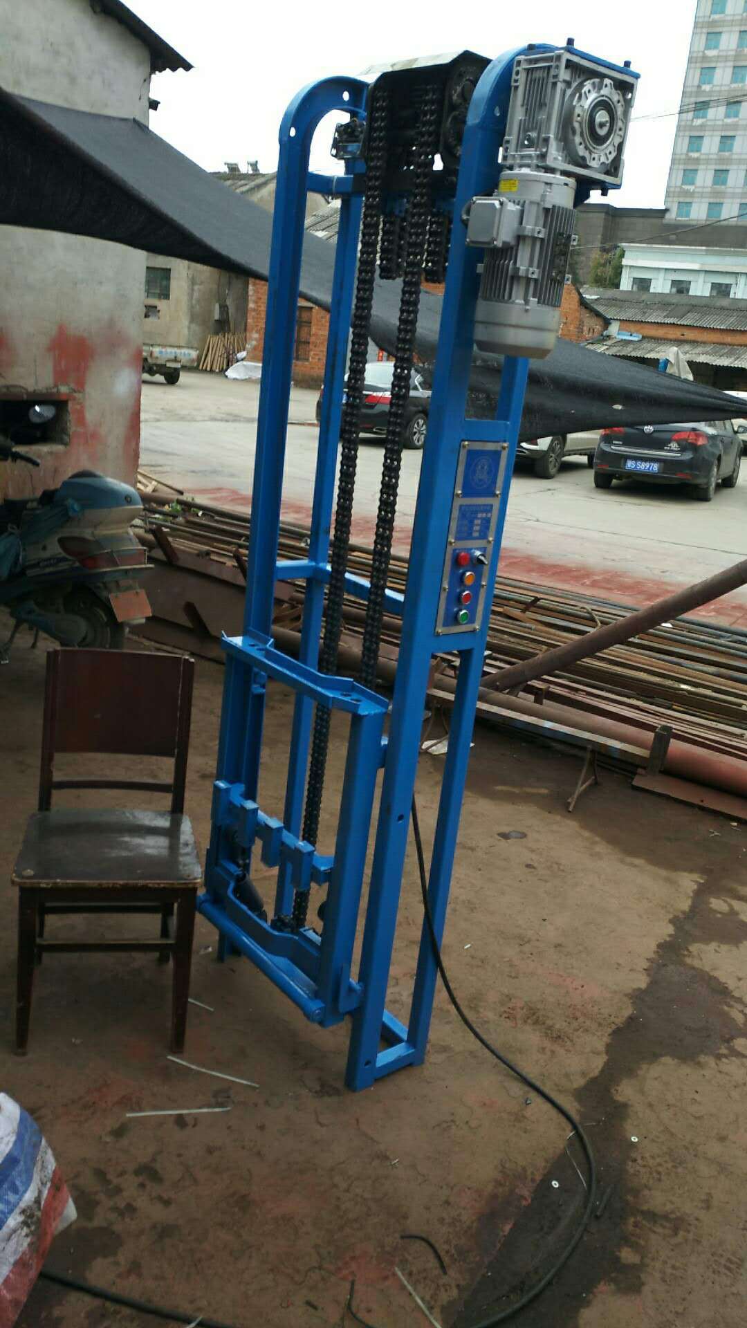 厂家推荐供应 垃圾桶提升机 密封垃圾桶提升机 垃圾桶提升机批发