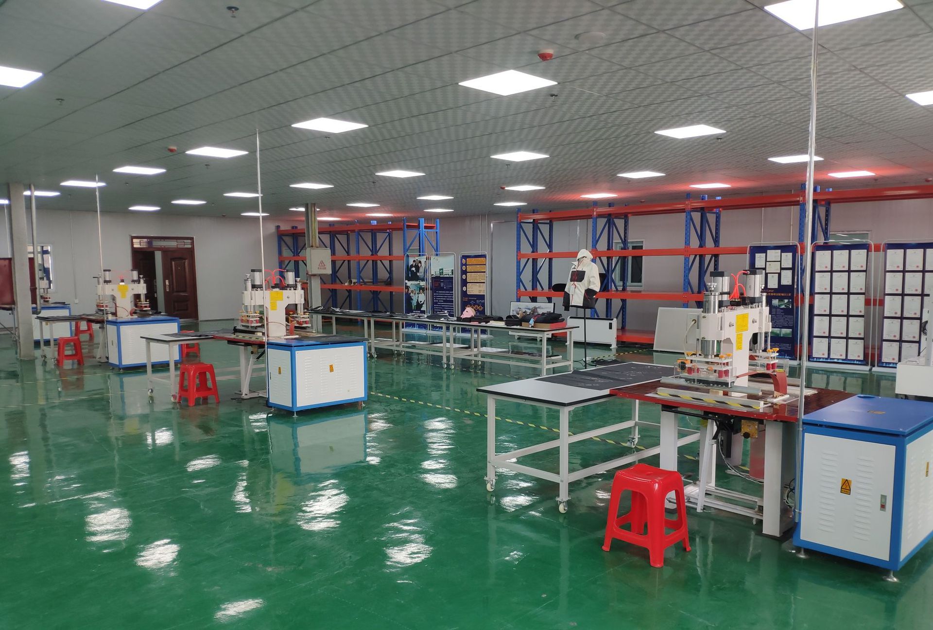 全自动宠物玩具包装机 双泡壳纸卡高频机 吸塑包装高周波热合机