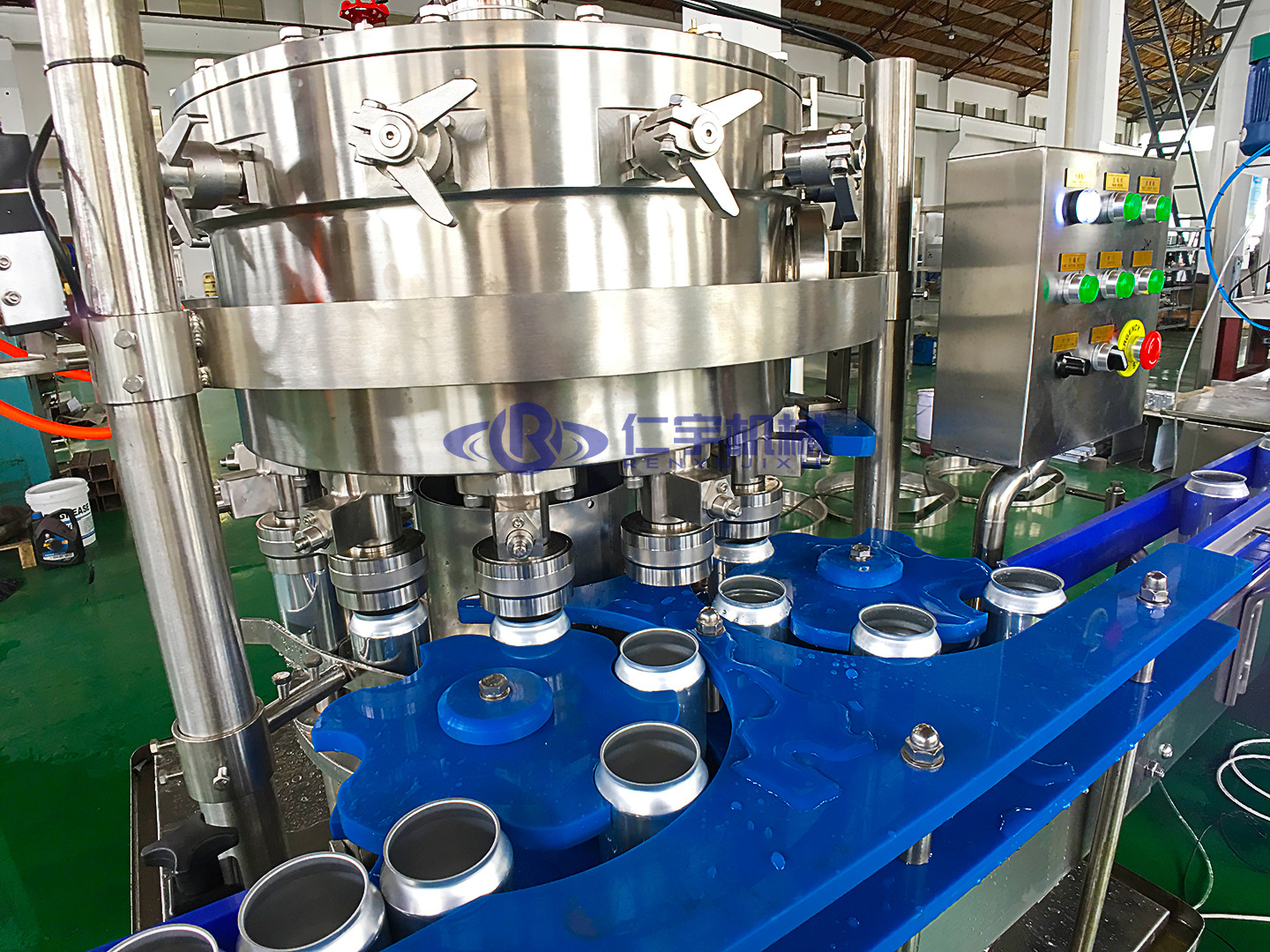 易拉罐牛奶果汁灌装机小型拉环盖生产线全自动洗罐灌装封口机