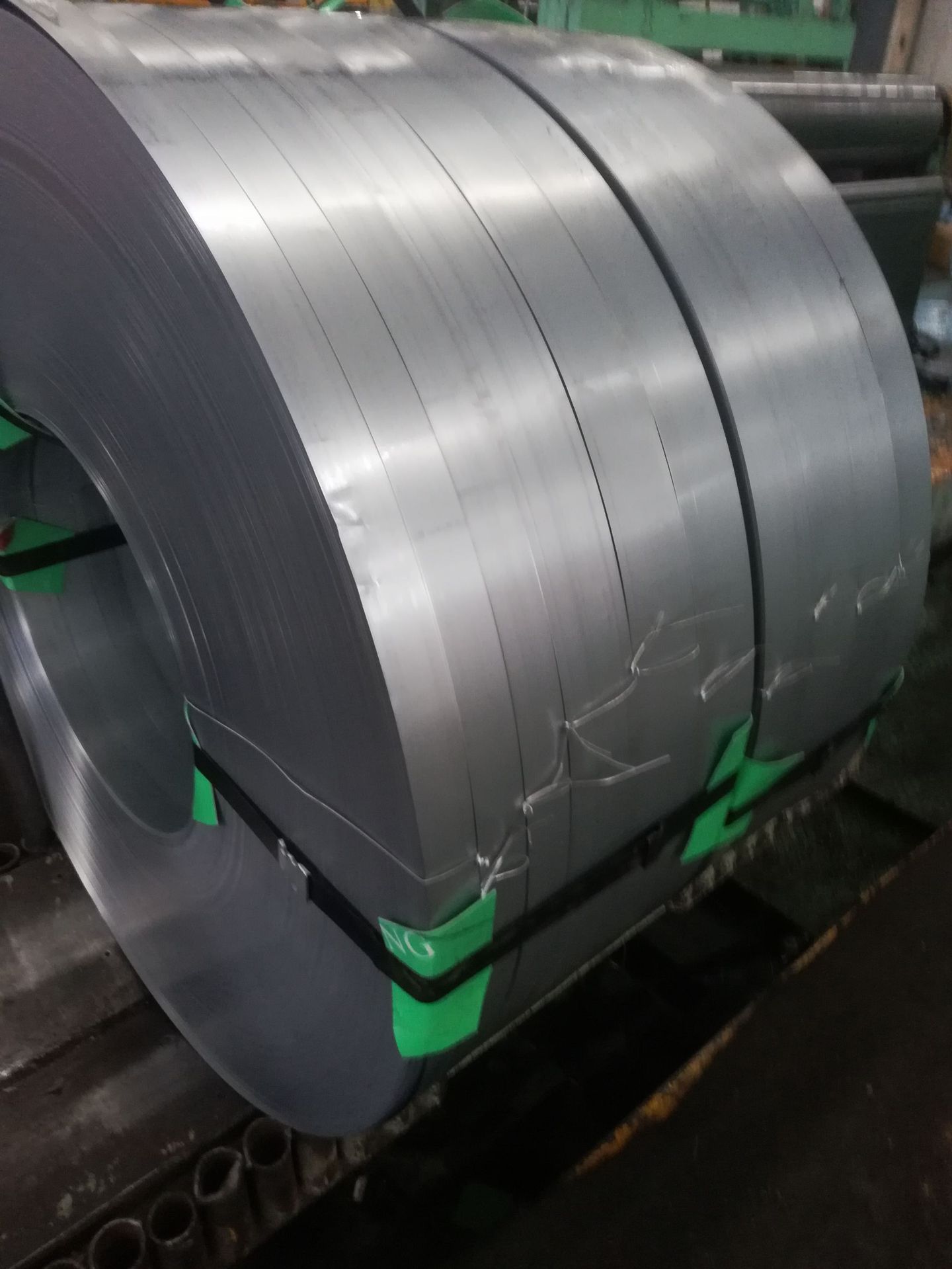 浦项宝钢无花深冲非钝化轻涂油镀锌卷铁dx53d z100冲压用热镀锌板