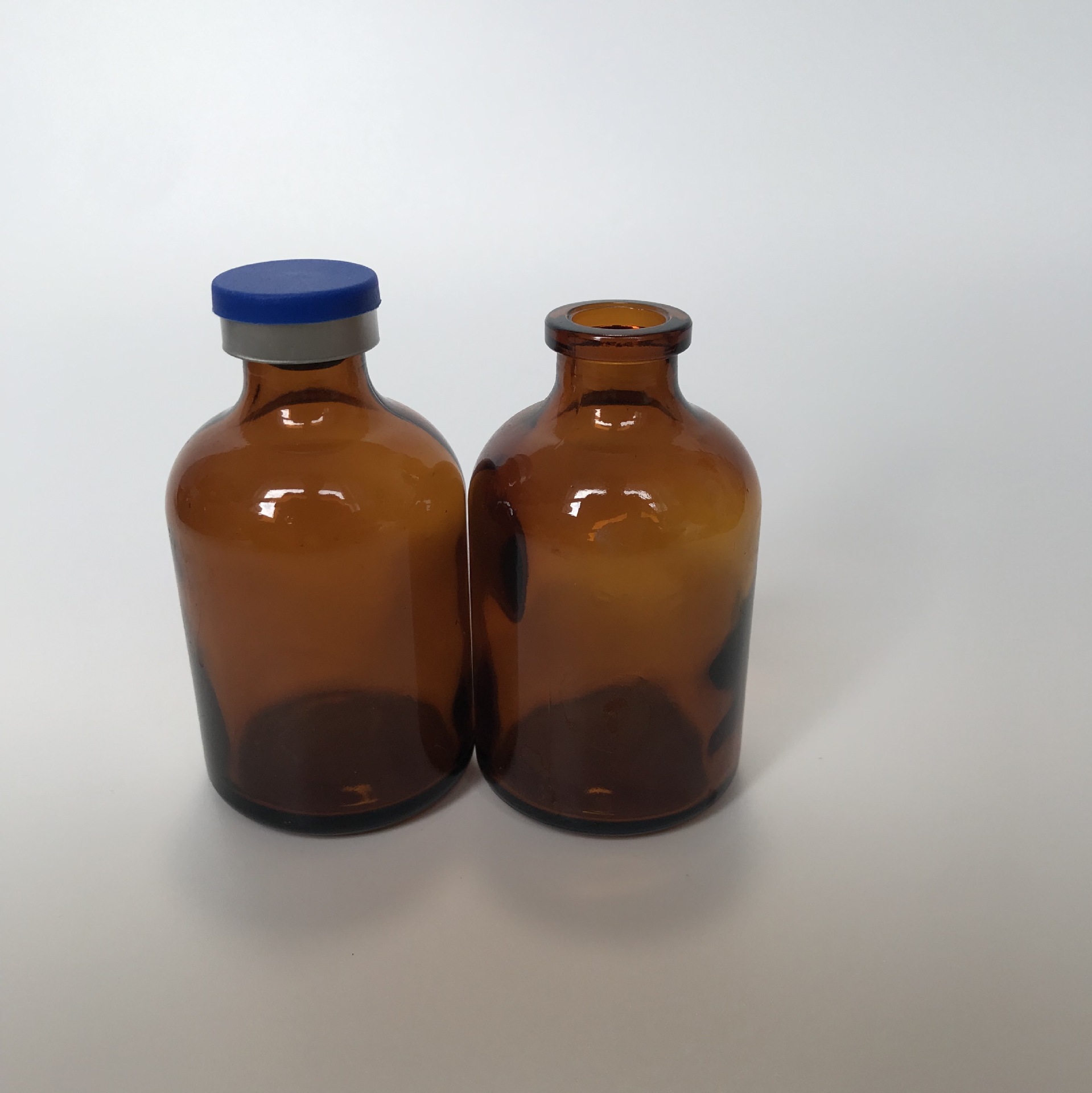50ml棕色透明钠钙玻璃注射剂医药用瓶 卡口模具西林瓶批发