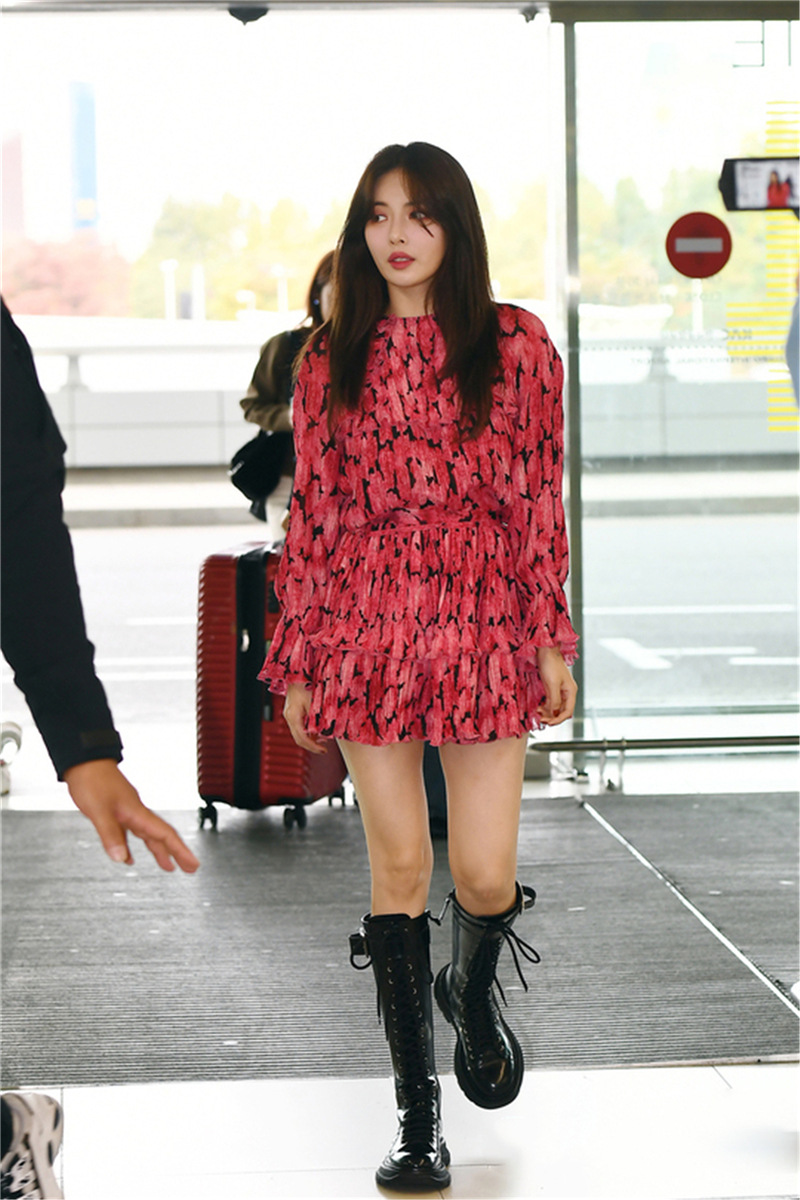 泫雅明星同款20春印花亮色活泼俏皮雪纺百褶上衣 裙裤套装