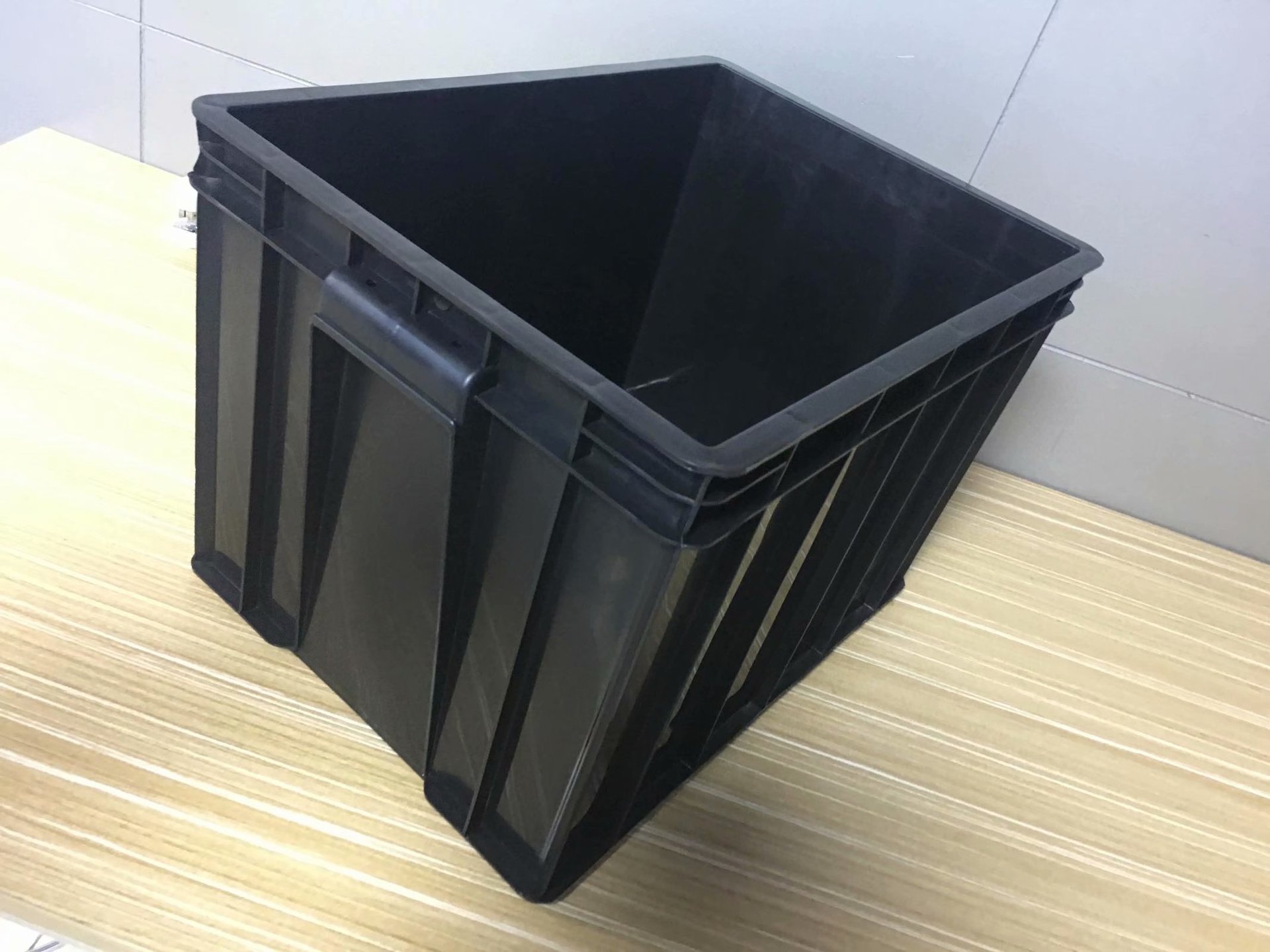 广州塑料周转箱 无尘车间防静电胶箱 黑色周转框