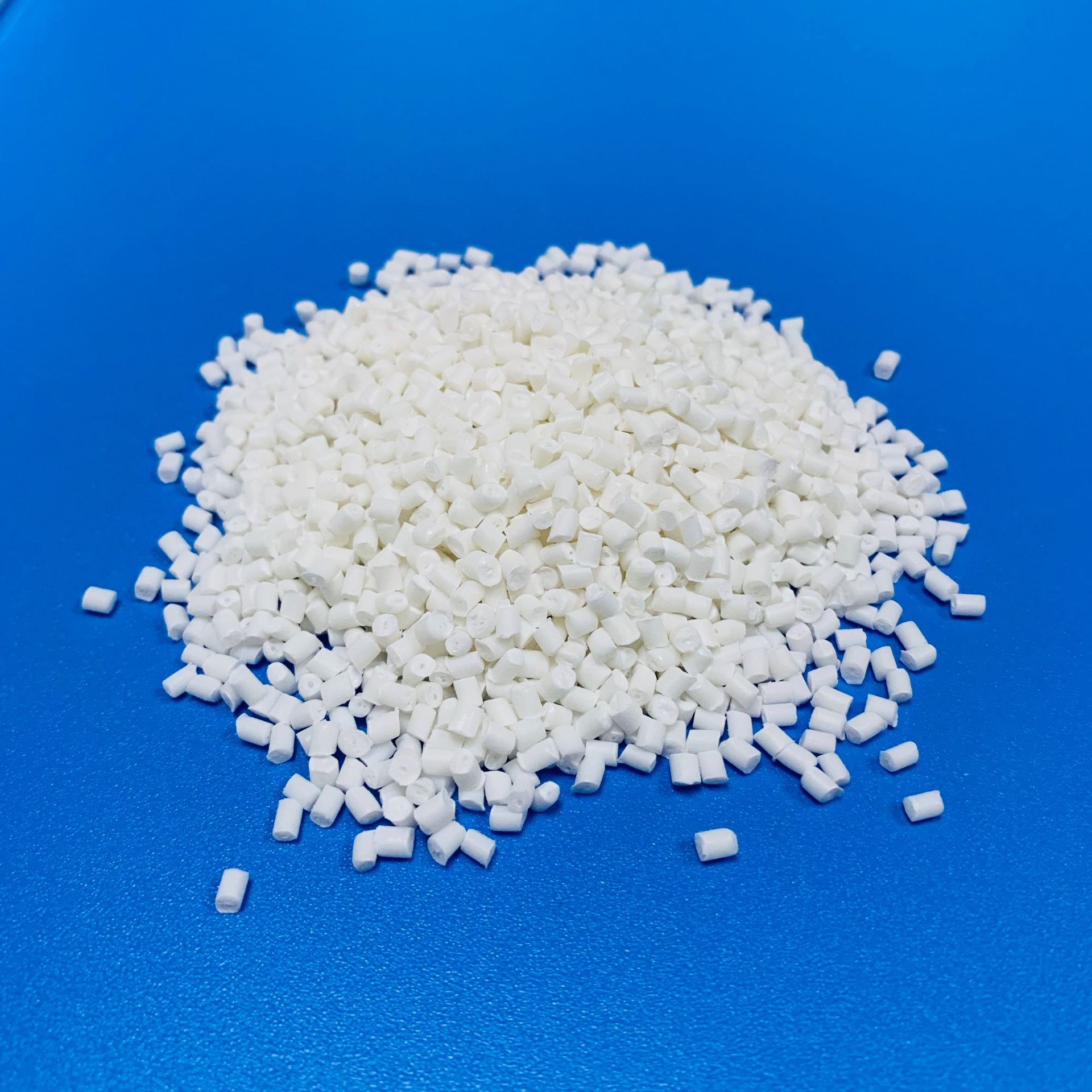 厂家直销pp阻燃母粒添加3-5%离火自熄