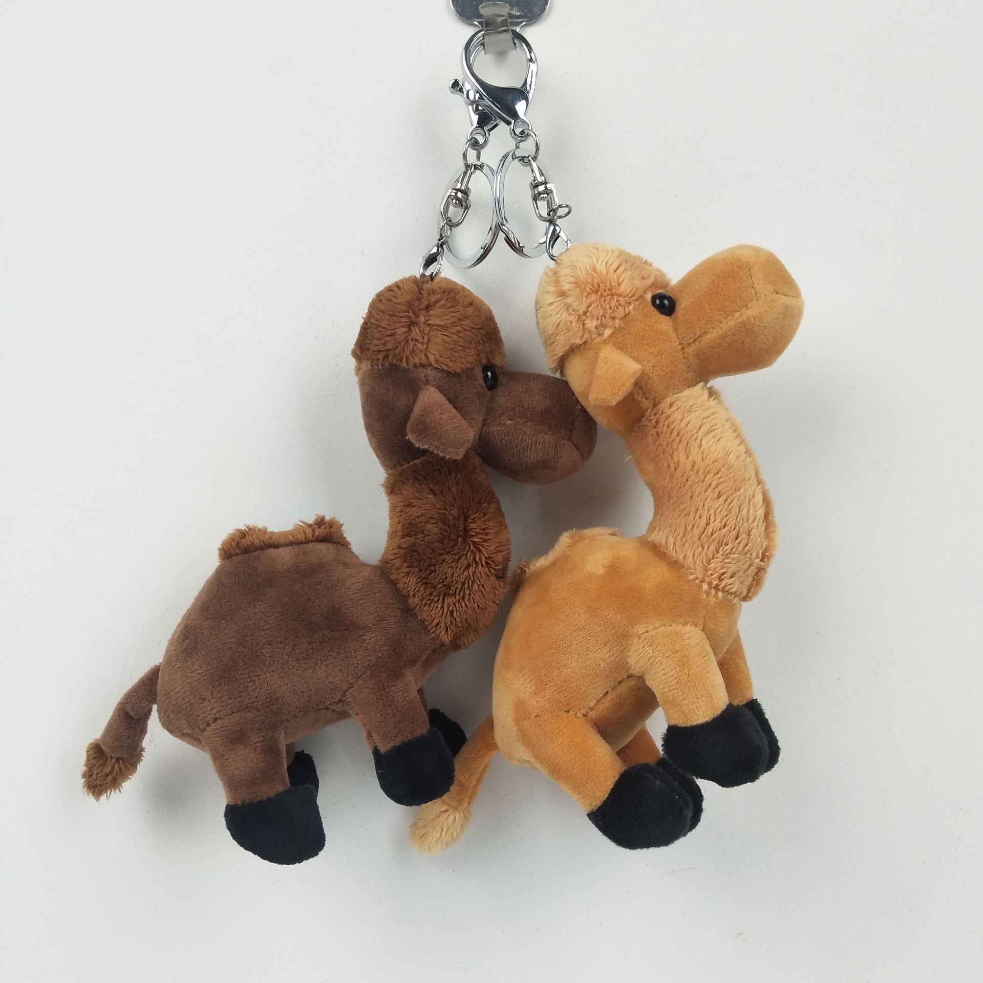 自带香水可爱沙漠小骆驼毛绒公仔包包挂件商场赠品礼物可定制