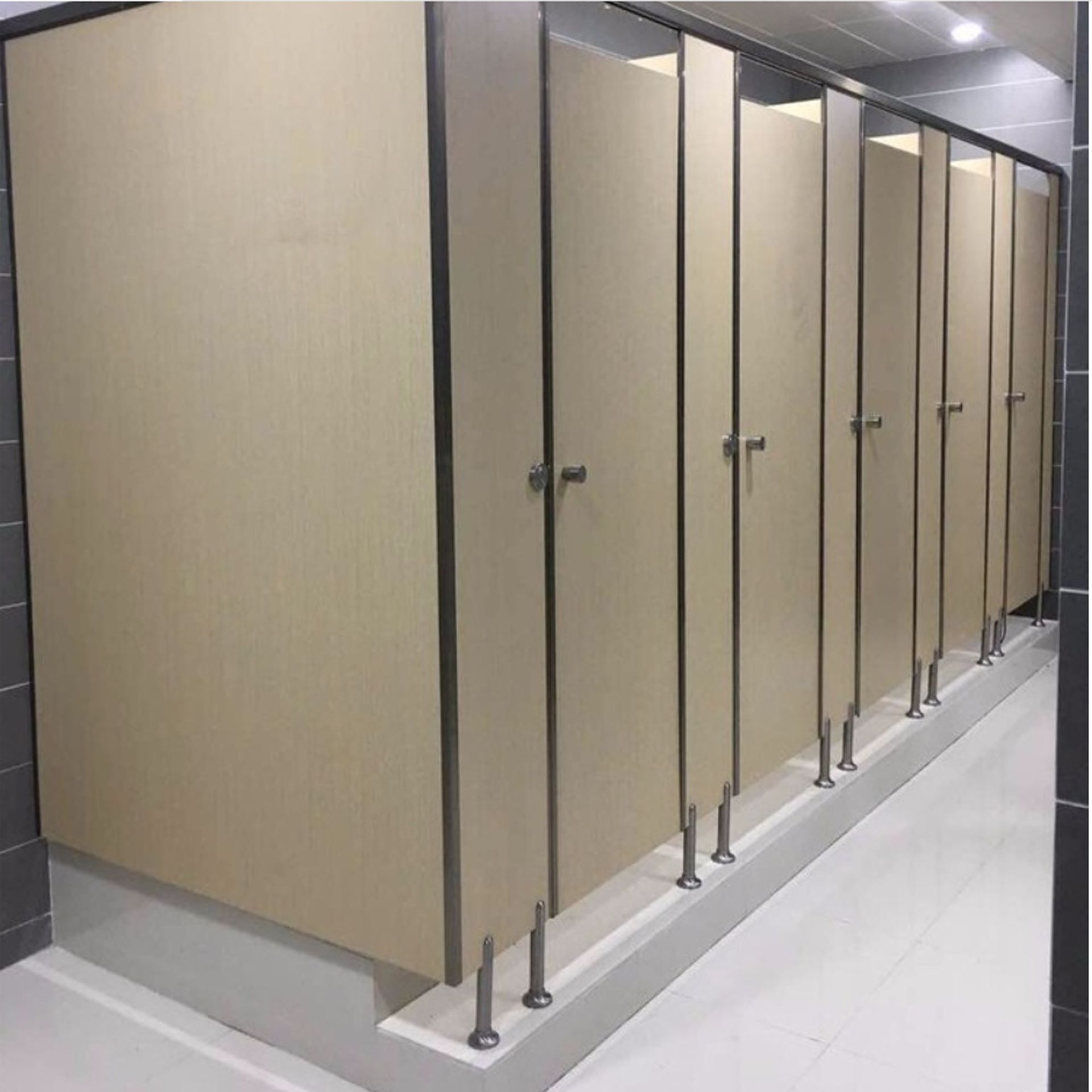 定制卫生间隔断 塑钢pvc淋浴间 农村公共厕所 阻燃抗倍特厕所隔断-阿